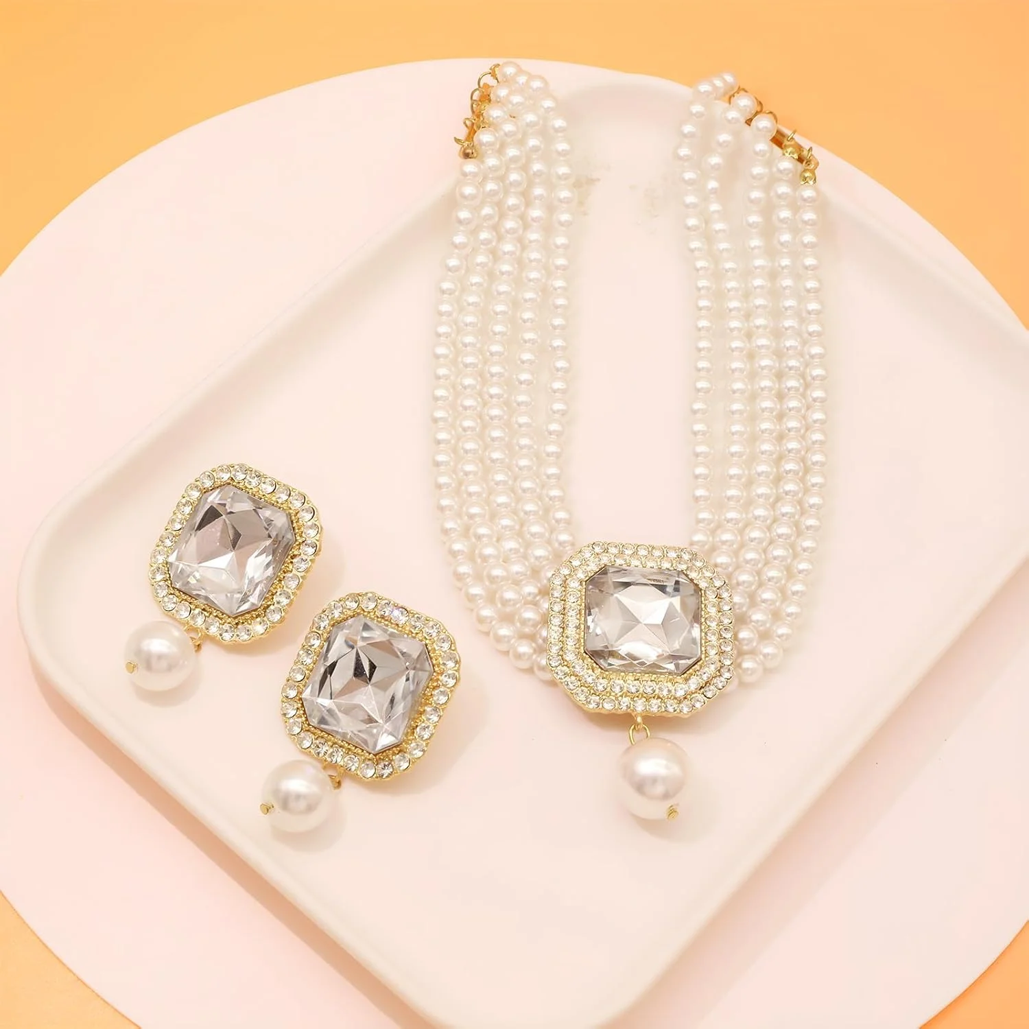 ست گردنبند چوکر مرواریدی با روکش طلا و گوشواره زنانه، گردنبند و گوشواره مرواریدی نگین دار کریستالی، ست جواهرات عروس مروارید الماس، هدیه برای مادر، همسر، خواهر، بهترین دوست