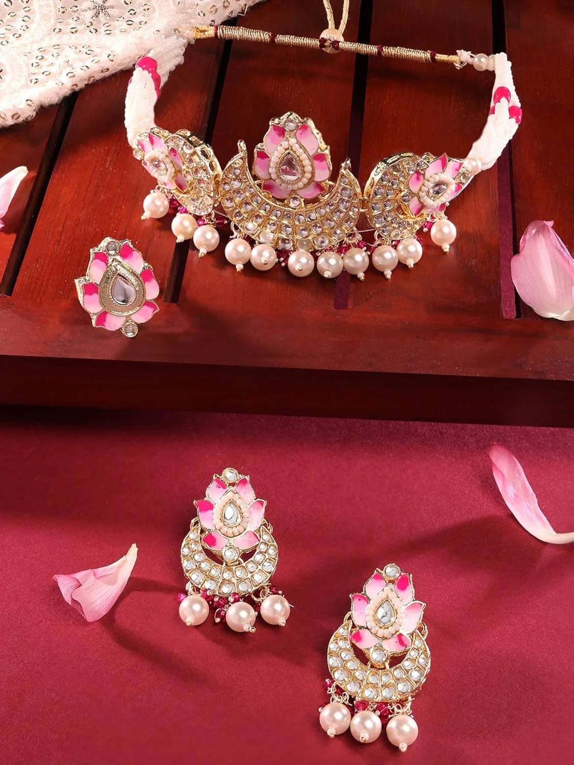 زیوری پرلز، ست گردنبند چوکر، گوشواره و انگشتر زنانه با طراحی میناکاری صورتی، طرح نیلوفر آبی، نگین های کوندا و مهره - ZPFK14720 زیوری پرلز، ست گردنبند چوکر، گوشواره و انگشتر زنانه با طراحی میناکاری صورتی، طرح نیلوفر آبی، نگین های کوندا و مهره - ZPFK14720