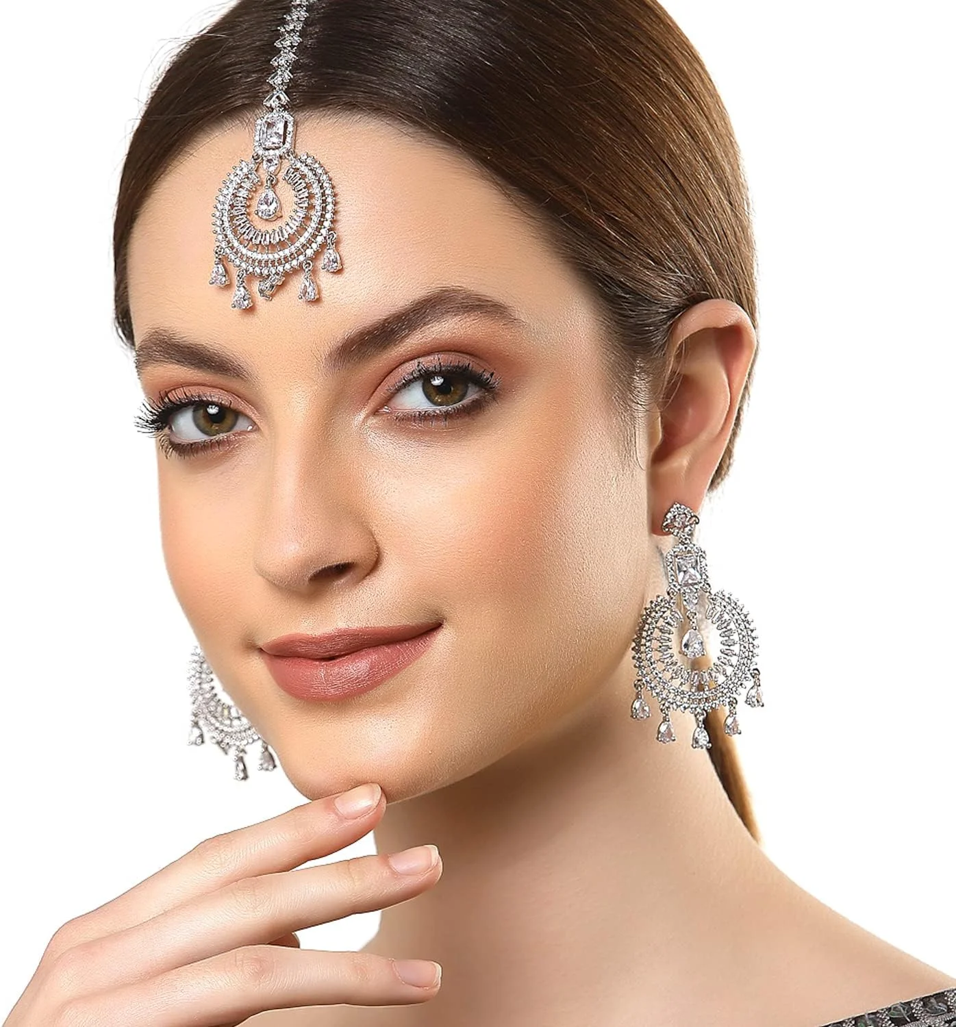 ست گوشواره و مانگ تیکا زنانه و دخترانه Zeneme با طراحی گرد براق و روکش رودیوم، متوسط، برنج با روکش رودیوم، زیرکونیا مکعبی ست گوشواره و مانگ تیکا زنانه و دخترانه Zeneme با طراحی گرد براق و روکش رودیوم، متوسط، برنج با روکش رودیوم، زیرکونیا مکعبی