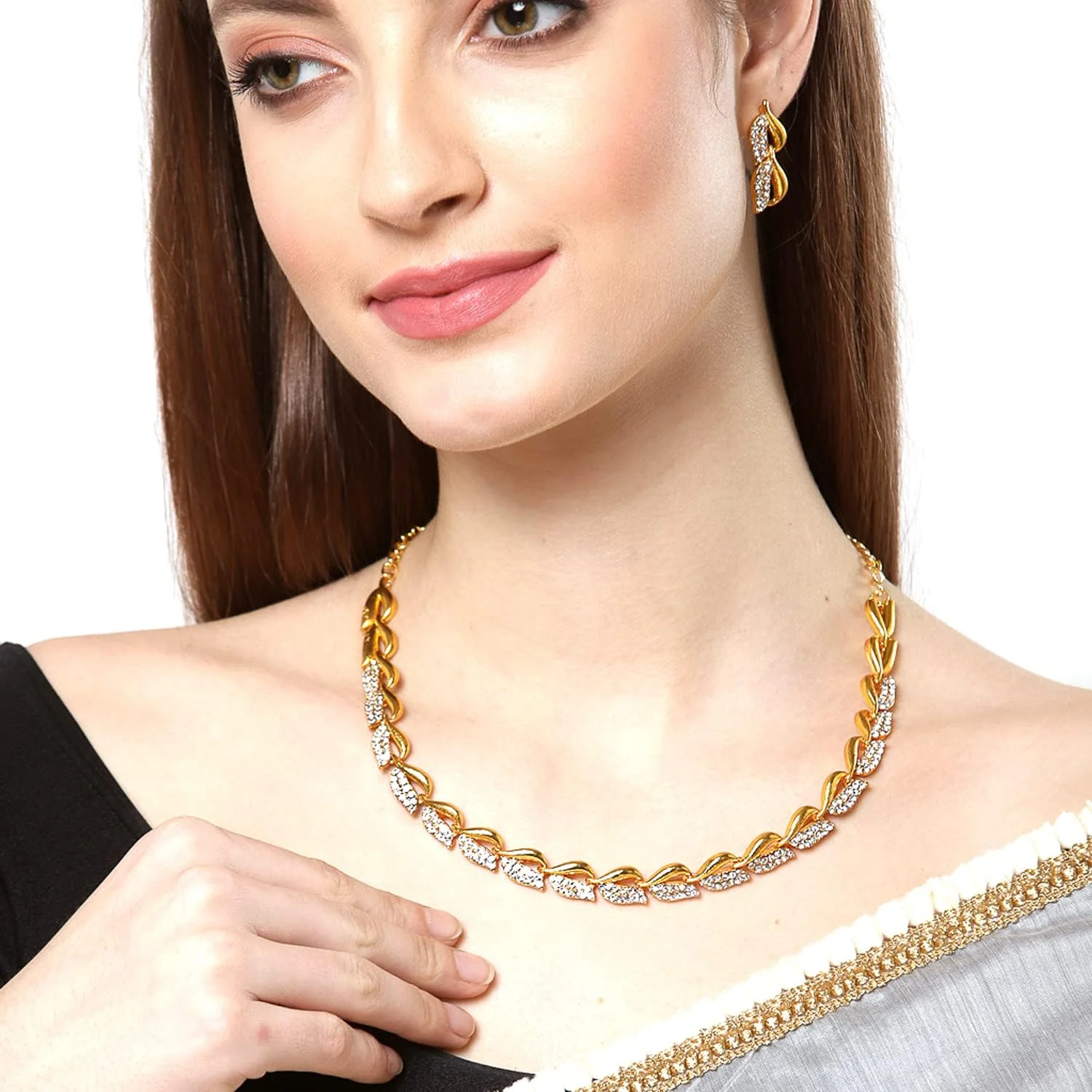 ست گردنبند و گوشواره زنانه نگین دار طرح برگ با الماس آمریکایی زنمه، مناسب بانوان و دختران ست گردنبند و گوشواره زنانه نگین دار طرح برگ با الماس آمریکایی زنمه، مناسب بانوان و دختران