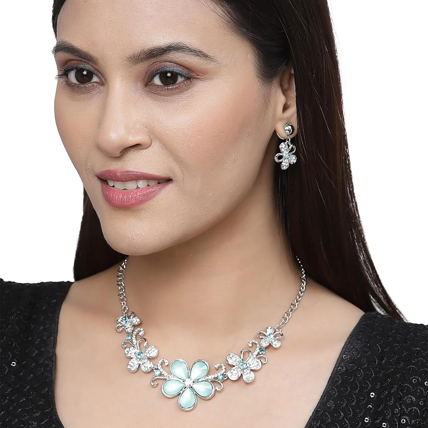 ست گردنبند و گوشواره زنانه طرح گل با نگین های الماس آمریکایی روکش رودیوم برند زنمی ست گردنبند و گوشواره زنانه طرح گل با نگین های الماس آمریکایی روکش رودیوم برند زنمی