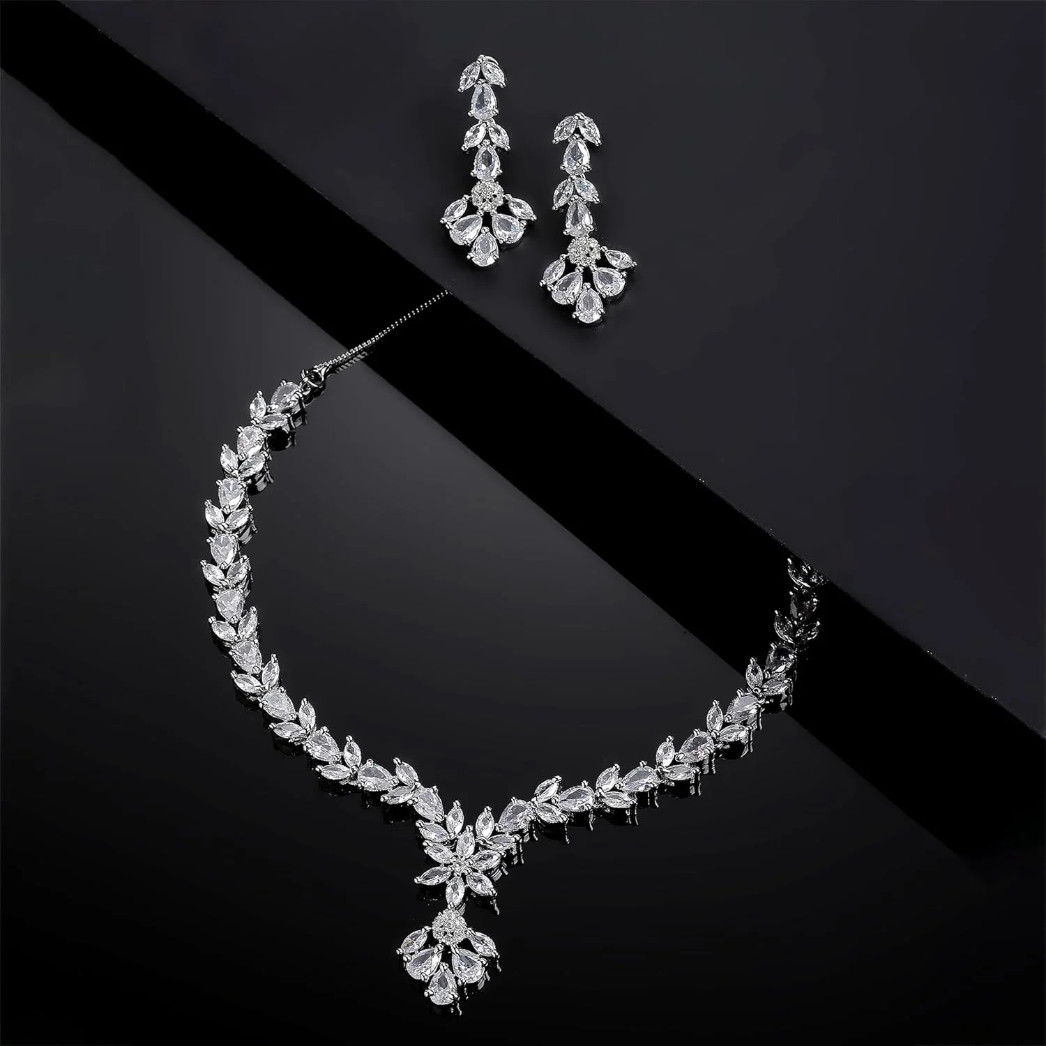 ست جواهرات زنانه مدل Zeneme، سبک کلاسیک، نگین کاری شده با الماس آمریکایی، روکش طلای رزگلد، دست ساز، شامل گردنبند دایره ای و گوشواره