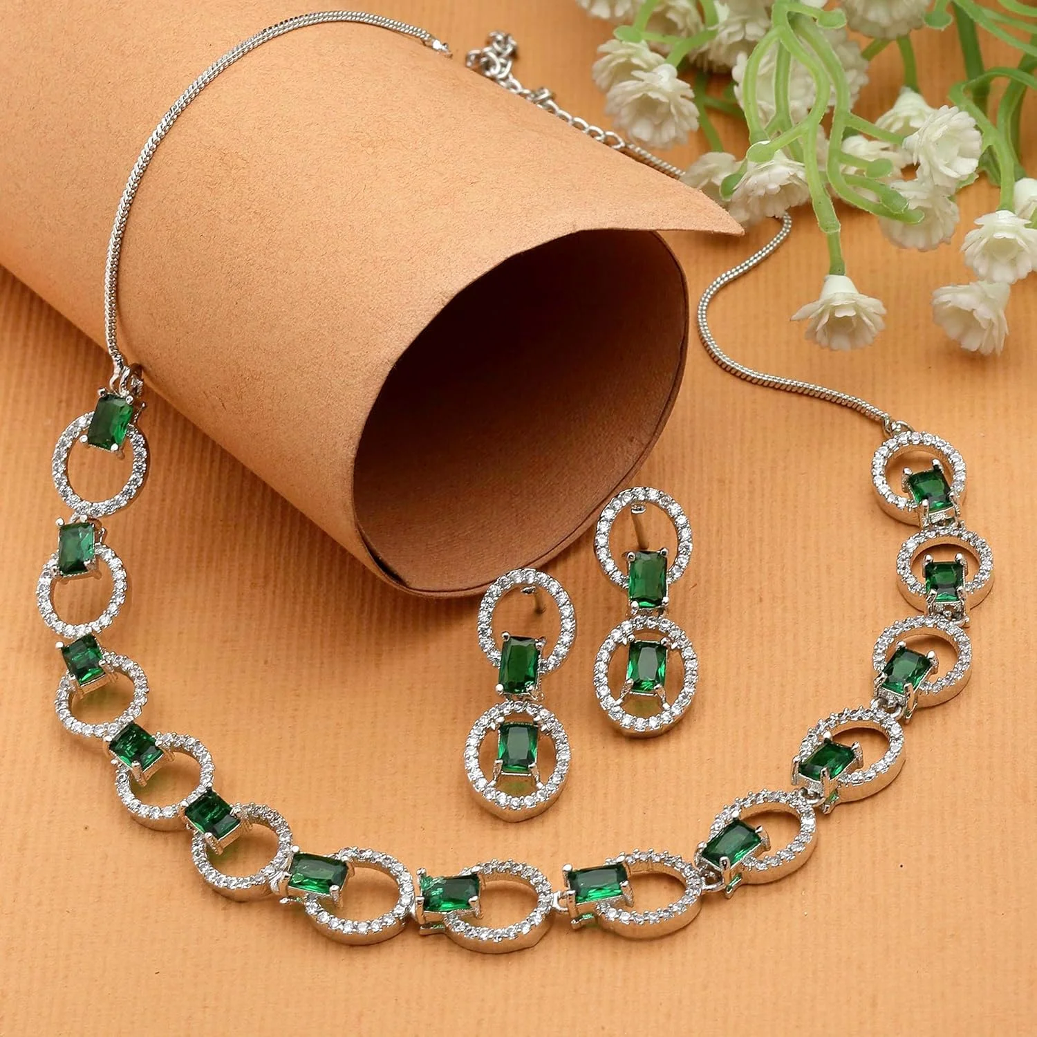 ست گردنبند و گوشواره زنانه نگین دار طرح دیسک ZENEME با روکش رودیوم و نگین الماس آمریکایی ست گردنبند و گوشواره زنانه نگین دار طرح دیسک ZENEME با روکش رودیوم و نگین الماس آمریکایی