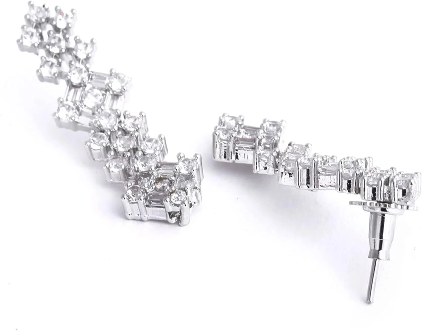 ست زیورآلات زنانه و دخترانه شامل گردنبند، گوشواره، دستبند و انگشتر با روکش رزگلد و نگین های الماس آمریکایی سفید طرح مربع زنمه ست زیورآلات زنانه و دخترانه شامل گردنبند، گوشواره، دستبند و انگشتر با روکش رزگلد و نگین های الماس آمریکایی سفید طرح مربع زنمه