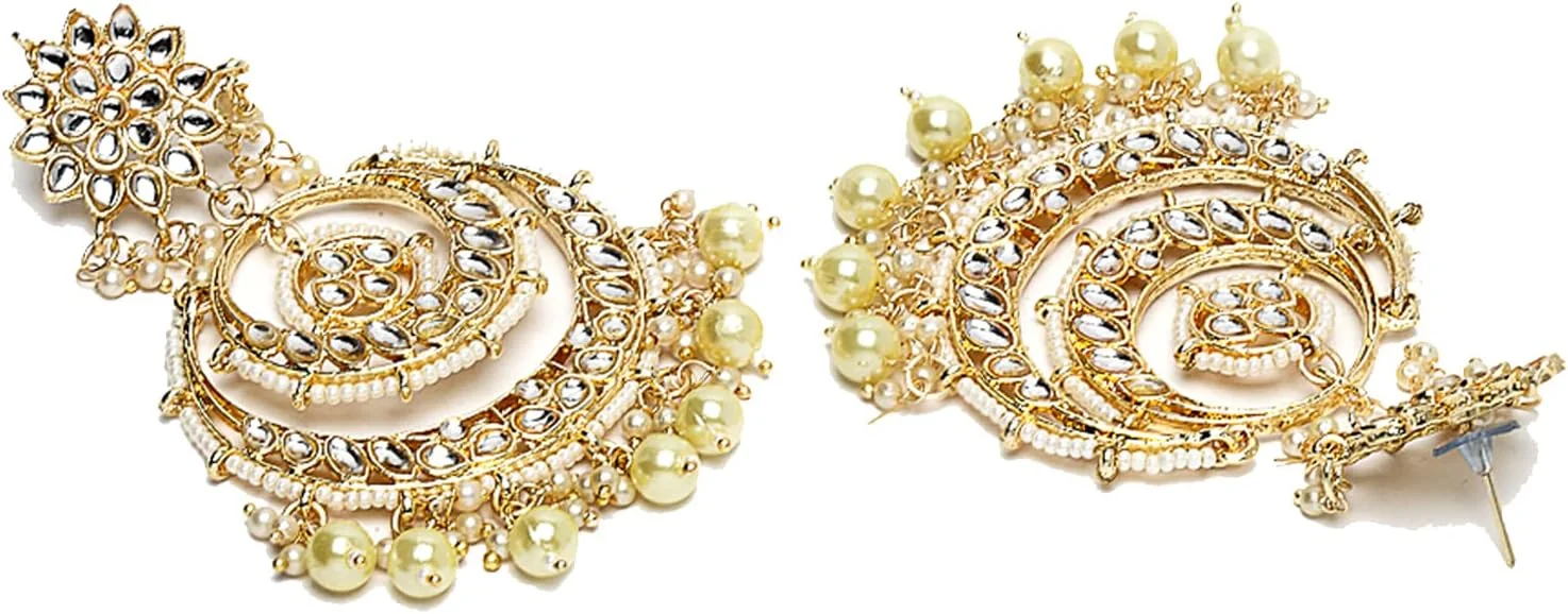ست گوشواره چندبالی بزرگ با روکش طلای سنتی زنانه Zeneme با نگین های Kundan و مروارید به همراه مانگ تیکا (سفید) ست گوشواره چندبالی بزرگ با روکش طلای سنتی زنانه Zeneme با نگین های Kundan و مروارید به همراه مانگ تیکا (سفید)