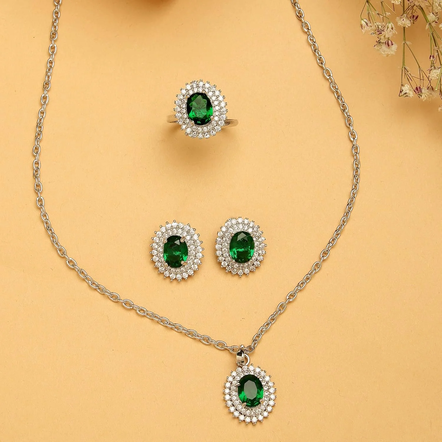 ست جواهرات زنانه شامل انگشتر، آویز و گوشواره نگیندار طرح الماس آمریکایی با روکش نقرهای زنانه از برند زنمه | هدیه آویز برای جواهرات راکی ست جواهرات زنانه شامل انگشتر، آویز و گوشواره نگیندار طرح الماس آمریکایی با روکش نقرهای زنانه از برند زنمه | هدیه آویز برای جواهرات راکی