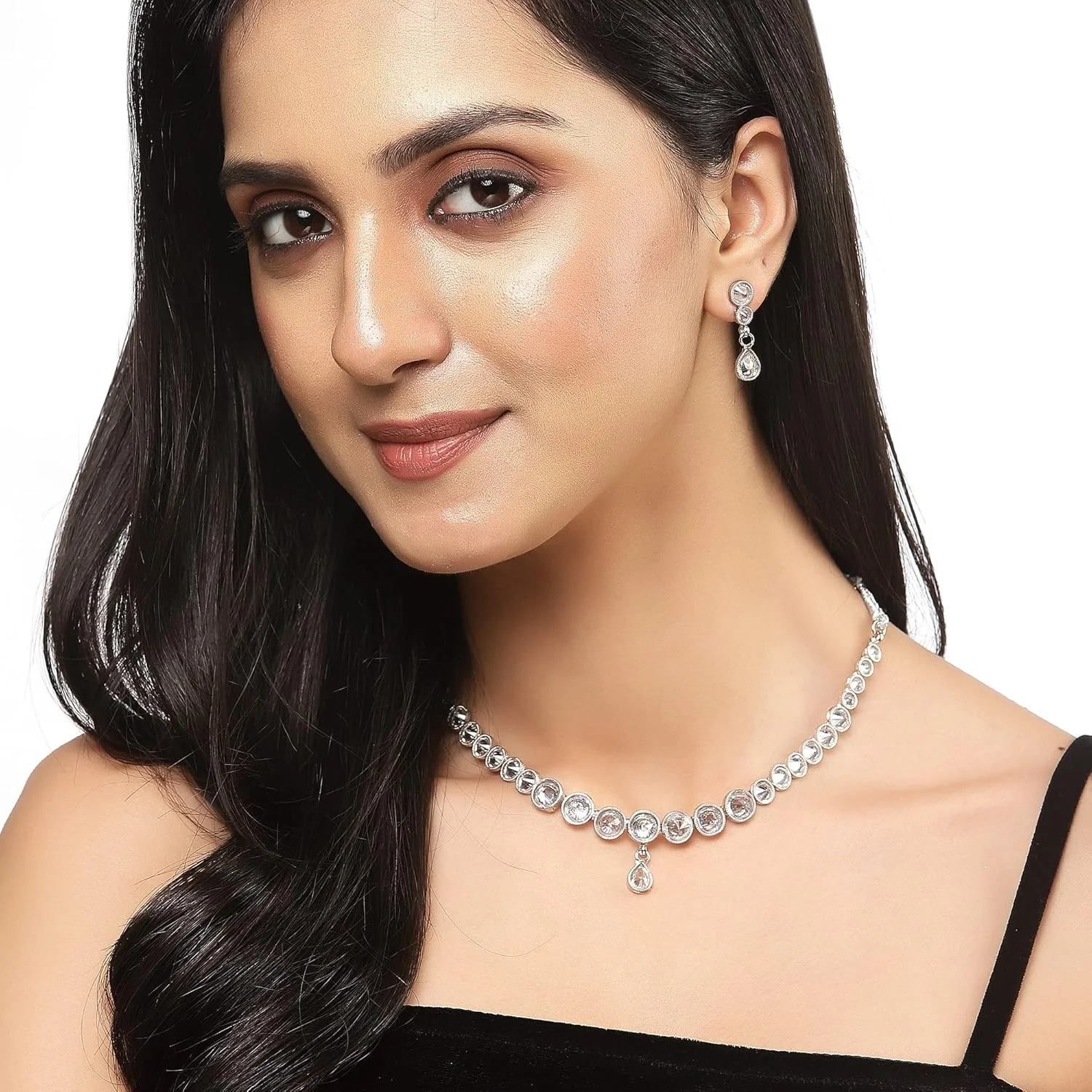 ست گردنبند و گوشواره زنانه زنانه مدل ZENEME با روکش نقره ای اکسید شده، نگین دار و طرح الماس آمریکایی ست گردنبند و گوشواره زنانه زنانه مدل ZENEME با روکش نقره ای اکسید شده، نگین دار و طرح الماس آمریکایی