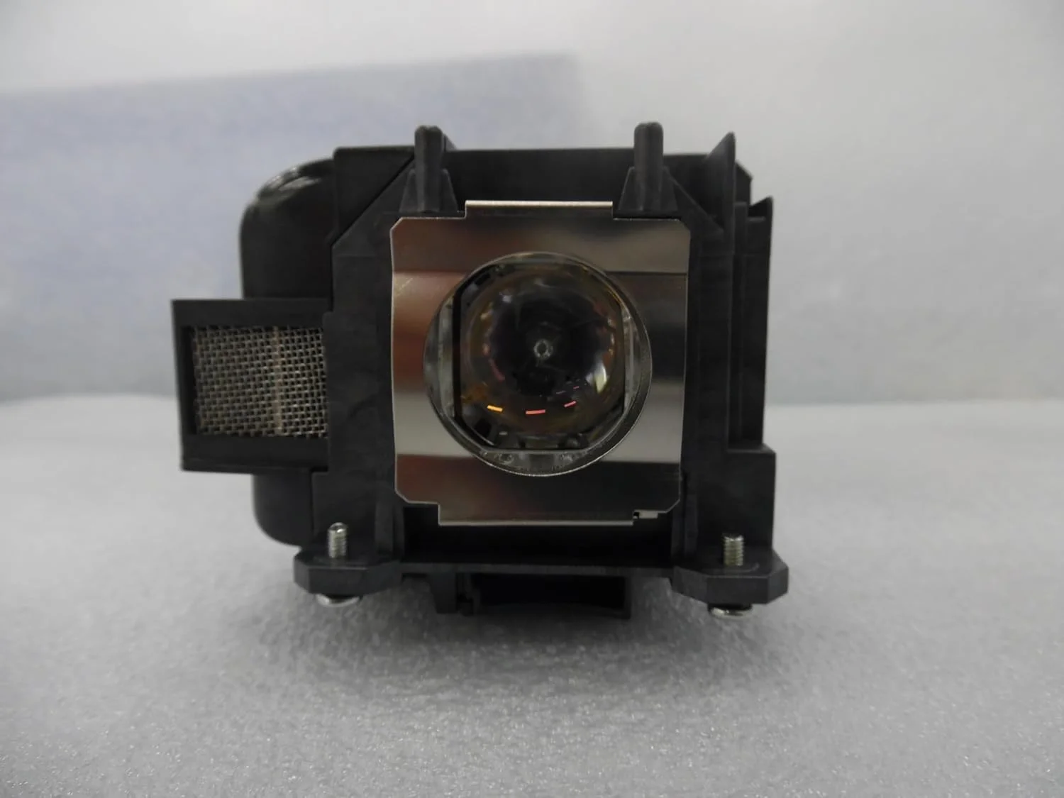 لامپ الماس برای پروژکتورهای EPSON EB-945H:EB-955WH:EB-965H:EB-97H:EB-98H:EB-S04:EB-S27:EB-S29:EB-S31:EB-U04:EB-U32:EB-W29:EB-W31:EB-W32:EB-X2