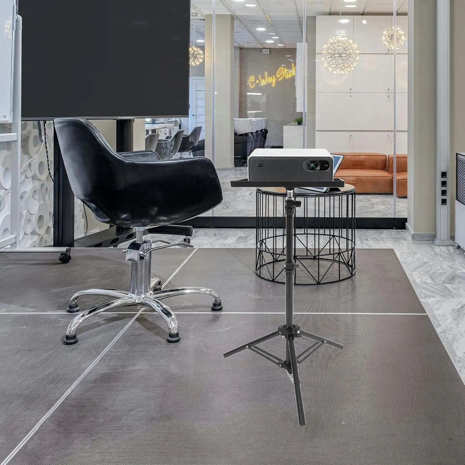 پایه سه پایه پروژکتور قابل حمل Veemoon با سینی، ارتفاع قابل تنظیم 114 سانتی متر، پایه سه پایه لپ تاپ، قفسه پروژکتور زمینی برای استودیو دفتر سینمای خانگی، تحمل وزن ≤ 2 کیلوگرم (اندازه سینی 18x25 سانتی متر)