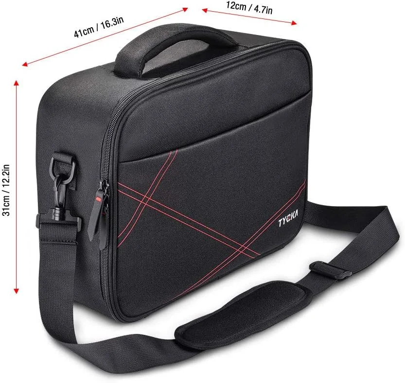 کیف حمل پروژکتور TYCKA، کیف مسافرتی پروژکتور با ابعاد داخلی 37x27x10 سانتی متر، دارای بند شانه قابل تنظیم و جداکننده های محفظه برای ایسر، اپسون، بنکیو، ال جی، سونی (بزرگ) کیف حمل پروژکتور TYCKA، کیف مسافرتی پروژکتور با ابعاد داخلی 37x27x10 سانتی متر، دارای بند شانه قابل تنظیم و جداکننده های محفظه برای ایسر، اپسون، بنکیو، ال جی، سونی (بزرگ)