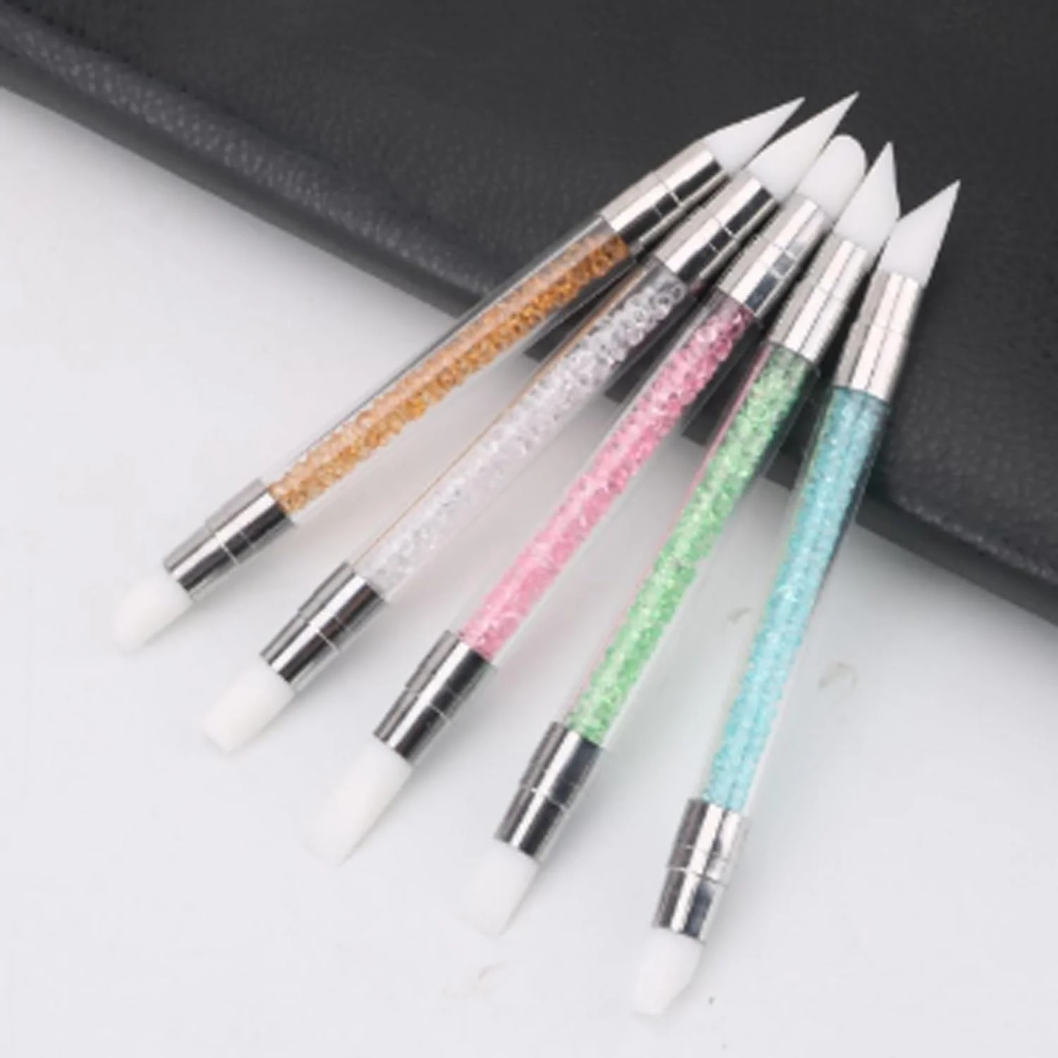 قلم طراحی ناخن سیلیکونی تزویق، 5 عددی - طراحی دو سر، قلم مجسمه سازی و حکاکی ناخن برای طراحی سه بعدی، ابزار طراحی ناخن در 5 رنگ قلم طراحی ناخن سیلیکونی تزویق، 5 عددی - طراحی دو سر، قلم مجسمه سازی و حکاکی ناخن برای طراحی سه بعدی، ابزار طراحی ناخن در 5 رنگ