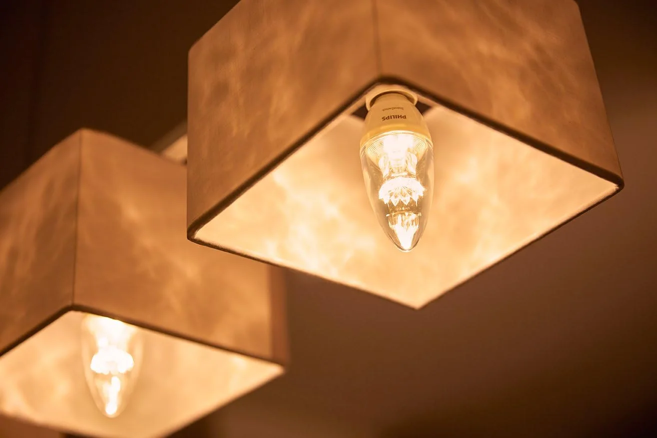 لامپ ال ای دی شمعی SceneSwitch فیلیپس 40 وات B38 E14 نور گرم