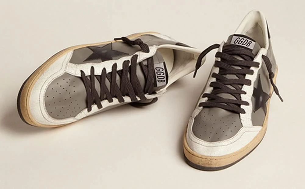 کفش‌های کتانی چرمی سفید مردانه گلدن گوس، مناسب پیاده‌روی، کفش ورزشی، مقاوم و مناسب فضای باز