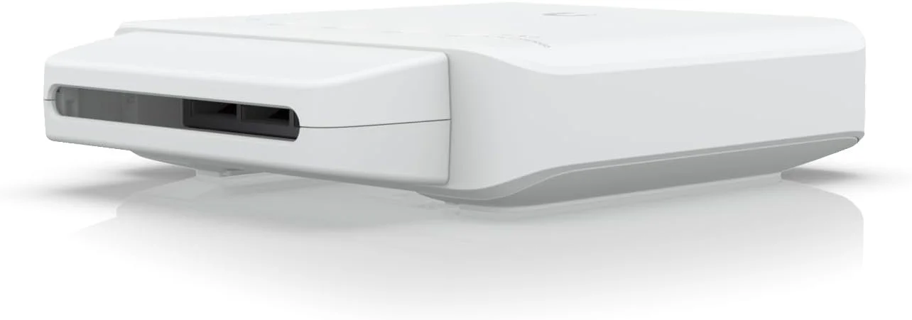 سوییچ مدیریتی لایه 2 گیگابیتی اترنت با قابلیت PoE یوبی‌کوئیتی UniFi Switch Flex - سفید