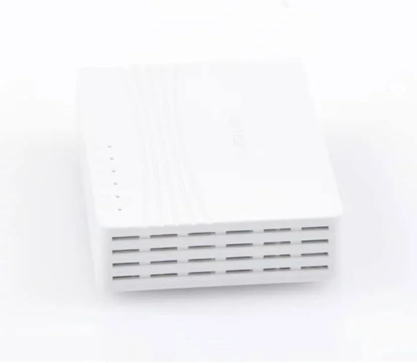 سوئیچ دسکتاپ 5 پورت گیگابیتی اترنت PoE هایک ویژن مدل DS-3E0505D-E مناسب برای دوربین های مداربسته سوئیچ دسکتاپ 5 پورت گیگابیتی اترنت PoE هایک ویژن مدل DS-3E0505D-E مناسب برای دوربین های مداربسته