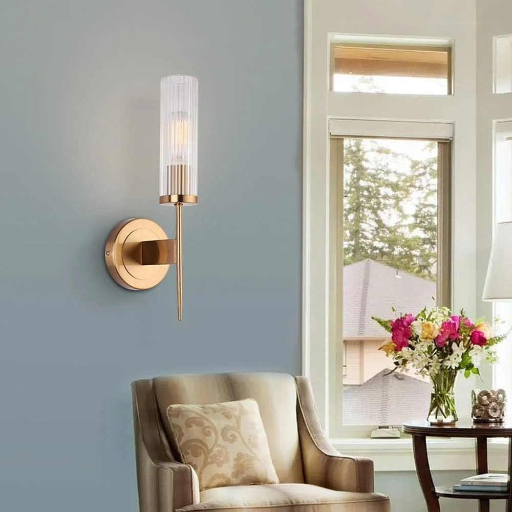 چراغ دیواری تک شعله طلایی مدرن AFN LIGHTINGS با حباب شیشه ای استوانه ای شفاف، چراغ دیواری برنجی برس خورده وینتیج مناسب حمام، راهرو، آشپزخانه - طلایی 12x40 سانتی متر (5x16 اینچ) چراغ دیواری تک شعله طلایی مدرن AFN LIGHTINGS با حباب شیشه ای استوانه ای شفاف، چراغ دیواری برنجی برس خورده وینتیج مناسب حمام، راهرو، آشپزخانه - طلایی 12x40 سانتی متر (5x16 اینچ)