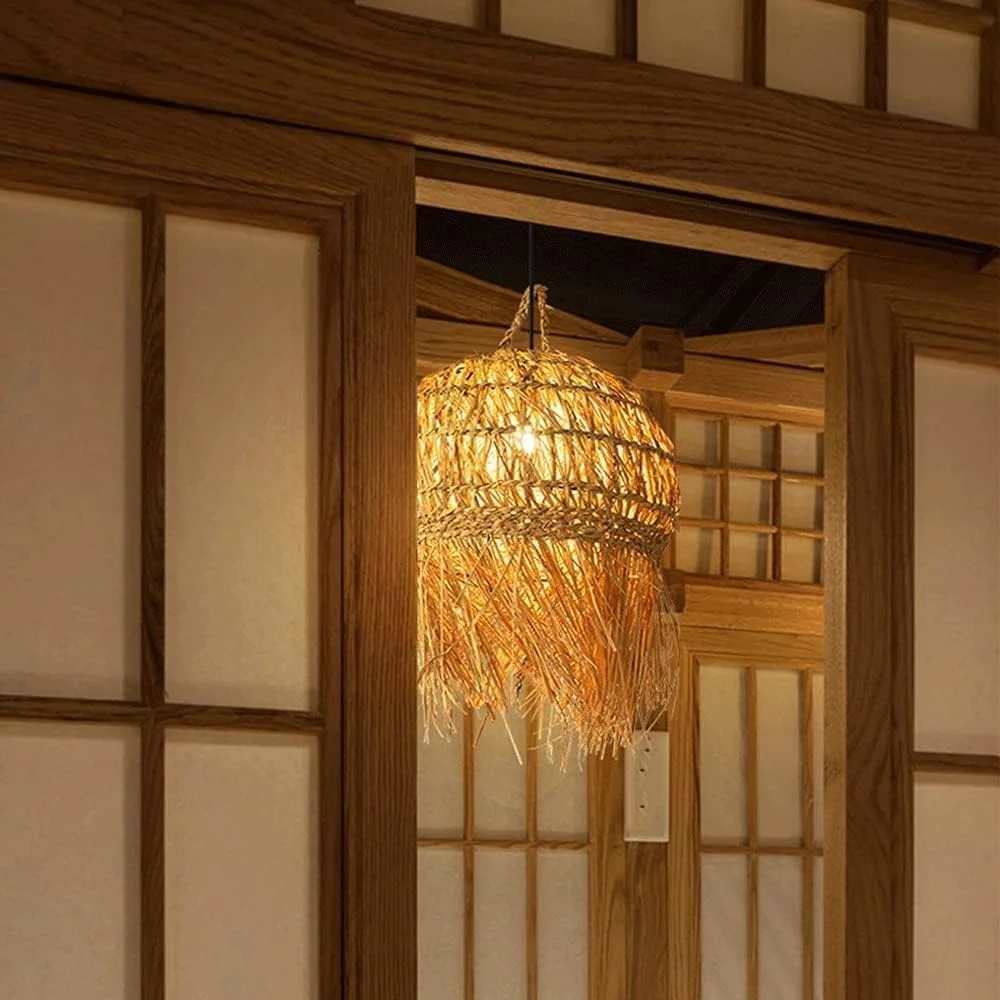 چراغ آویز به سبک روستیک با سایه بان حصیری، لوستر سبد حصیری تک لامپه مناسب فضای خانه روستایی، لوستر قفس بافته شده از جنس راتان مناسب اتاق خواب، چراغ سقفی چراغ آویز به سبک روستیک با سایه بان حصیری، لوستر سبد حصیری تک لامپه مناسب فضای خانه روستایی، لوستر قفس بافته شده از جنس راتان مناسب اتاق خواب، چراغ سقفی