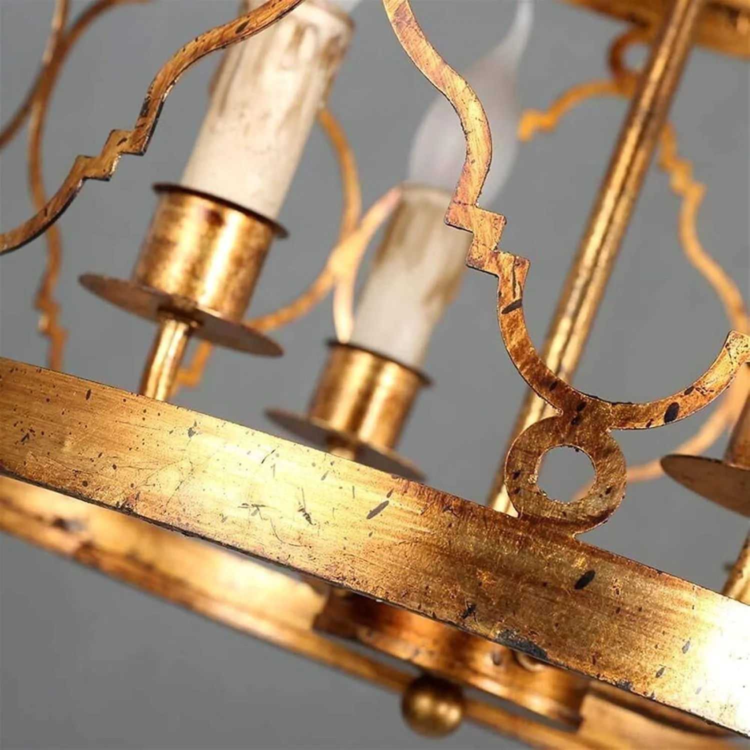 چراغ ال ای دی فرفورژه توخالی با طرح خاص و ورق طلای قدیمی، قطر 407 * ارتفاع 371 میلی متر، زیبا و خوش ساخت چراغ ال ای دی فرفورژه توخالی با طرح خاص و ورق طلای قدیمی، قطر 407 * ارتفاع 371 میلی متر، زیبا و خوش ساخت