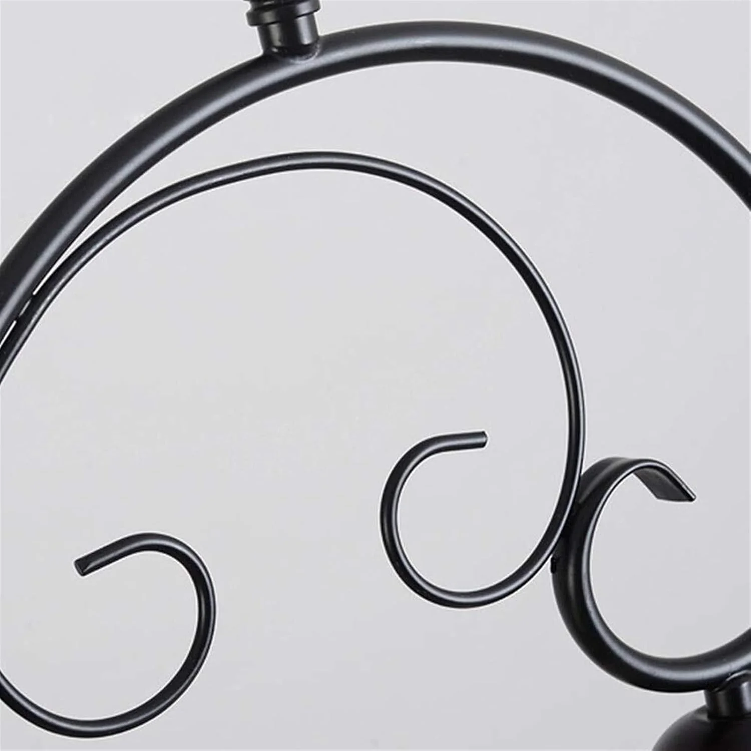 چراغ سقفی مدرن و مینیمال با طراحی هنری از جنس آهن، مناسب اتاق نشیمن، اتاق خواب، بار، ایوان، دارای کلاهک شیشه ای، 3 سر، مشکی، 70X34 سانتی متر، زیبا چراغ سقفی مدرن و مینیمال با طراحی هنری از جنس آهن، مناسب اتاق نشیمن، اتاق خواب، بار، ایوان، دارای کلاهک شیشه ای، 3 سر، مشکی، 70X34 سانتی متر، زیبا