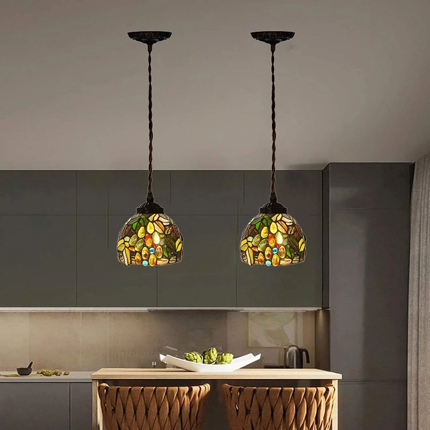 چراغ آویز آویز به سبک تیفانی، 7 اینچ عرض، مهره های کریستالی انگور، آباژور شیشه ای رنگی، لوستر تزئینی قدیمی E27 1 چراغ برای جزیره آشپزخانه، اتاق غذاخوری، راهرو