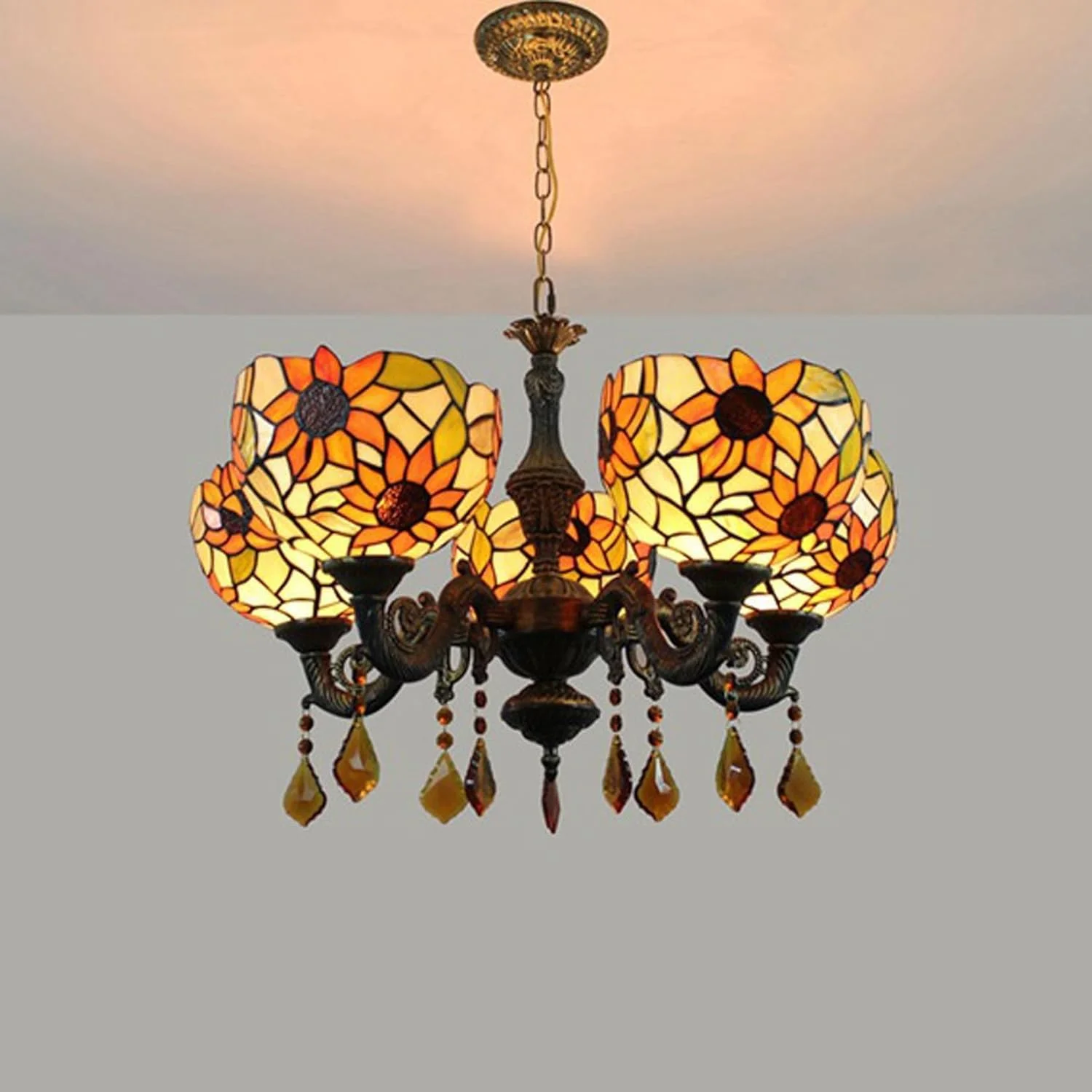 لوستر 5 شاخه طرح تیفانی، هنر شیشه رنگی طرح آفتابگردان، چراغ آویز با کلاهک 8 اینچی، مناسب برای اتاق نشیمن، اتاق خواب، کافه و بار لوستر 5 شاخه طرح تیفانی، هنر شیشه رنگی طرح آفتابگردان، چراغ آویز با کلاهک 8 اینچی، مناسب برای اتاق نشیمن، اتاق خواب، کافه و بار