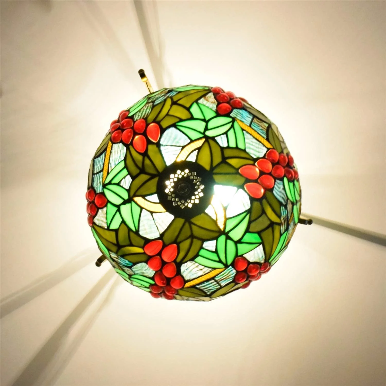 چراغ سقفی شیشه رنگی 12 اینچی نیمه چراغ تیفانی طرح برگ سبز و میوه قرمز مناسب اتاق نشیمن و راهرو چراغ سقفی شیشه رنگی 12 اینچی نیمه چراغ تیفانی طرح برگ سبز و میوه قرمز مناسب اتاق نشیمن و راهرو