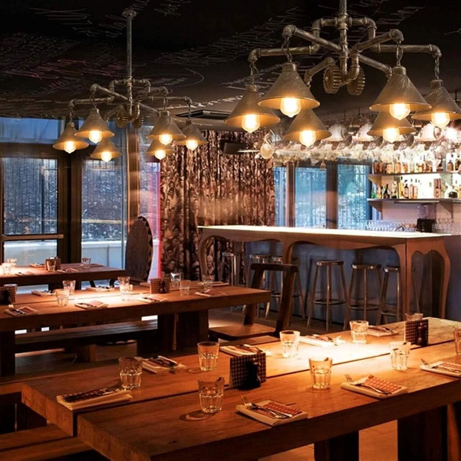 لوستر چند شاخه طرح صنعتی رترو، جنس آهن، مناسب دکوراسیون، طراحی خلاقانه لوله آب، مناسب فروشگاه لباس، کتابفروشی و رستوران لوستر چند شاخه طرح صنعتی رترو، جنس آهن، مناسب دکوراسیون، طراحی خلاقانه لوله آب، مناسب فروشگاه لباس، کتابفروشی و رستوران