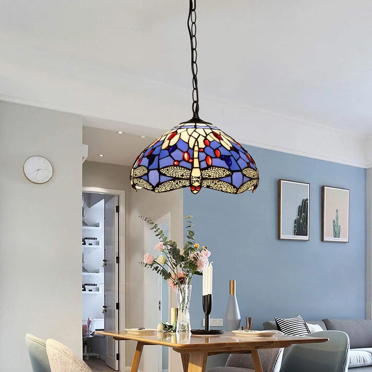 لوستر آویز سقفی شیشه رنگی 30 سانتیمتری تیفانی طرح مدیترانهای بنفش و آبی با طرح سنجاقک مناسب اتاق خواب، رستوران و کافه لوستر آویز سقفی شیشه رنگی 30 سانتیمتری تیفانی طرح مدیترانهای بنفش و آبی با طرح سنجاقک مناسب اتاق خواب، رستوران و کافه