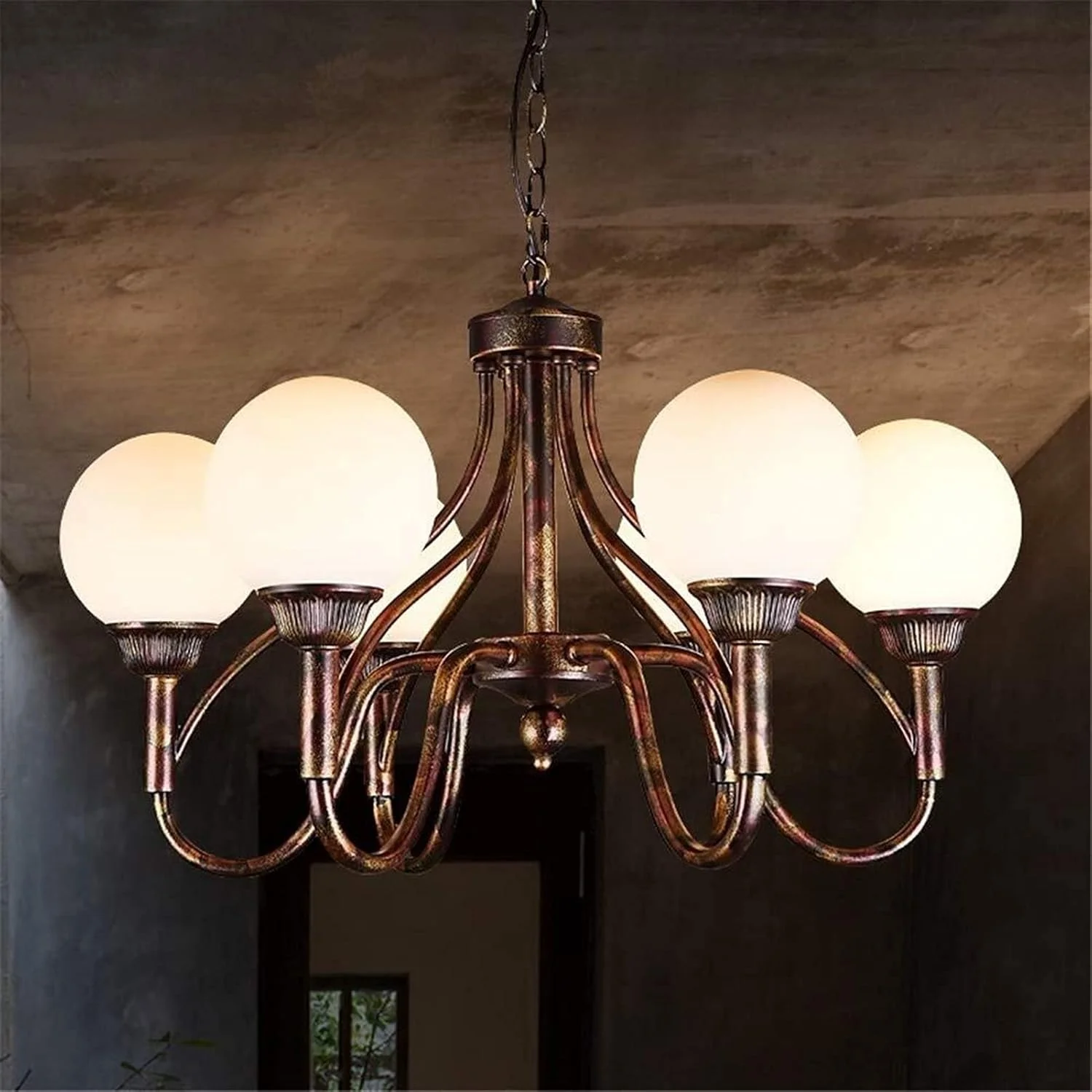 لوستر آویز سقفی صنعتی با طراحی وینتیج، روشنایی سقفی آهنی به رنگ زنگ زده با حباب شیشه ای گرد، دارای 6 سرپیچ آویز E27 ادیسونی برای دکوراسیون لوستر آویز سقفی صنعتی با طراحی وینتیج، روشنایی سقفی آهنی به رنگ زنگ زده با حباب شیشه ای گرد، دارای 6 سرپیچ آویز E27 ادیسونی برای دکوراسیون