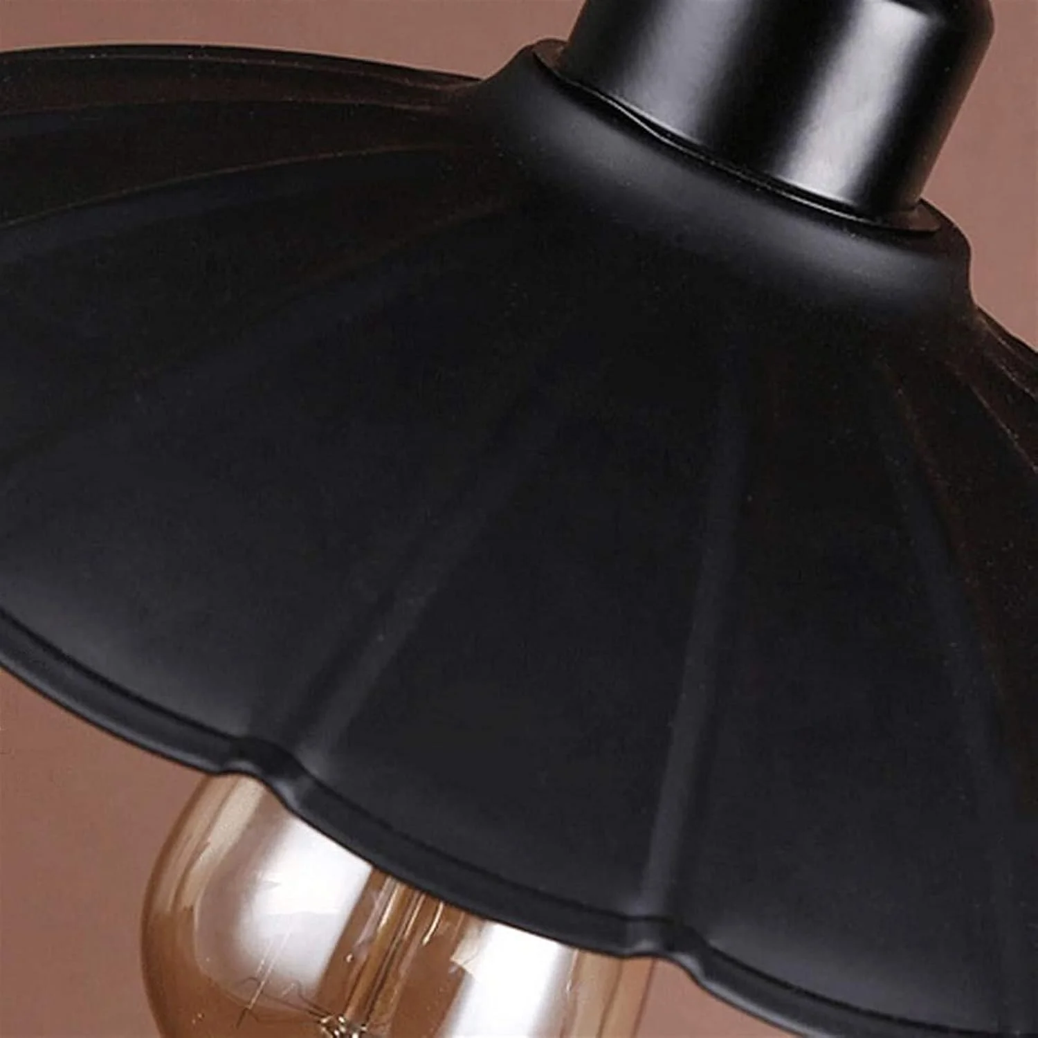 لوستر فرفورژه به سبک صنعتی رترو آمریکایی، لوستر بار کافه اینترنتی با شخصیت خلاقانه، لوستر هنری بار با 2 آباژور شیشه ای، سلیقه عالی