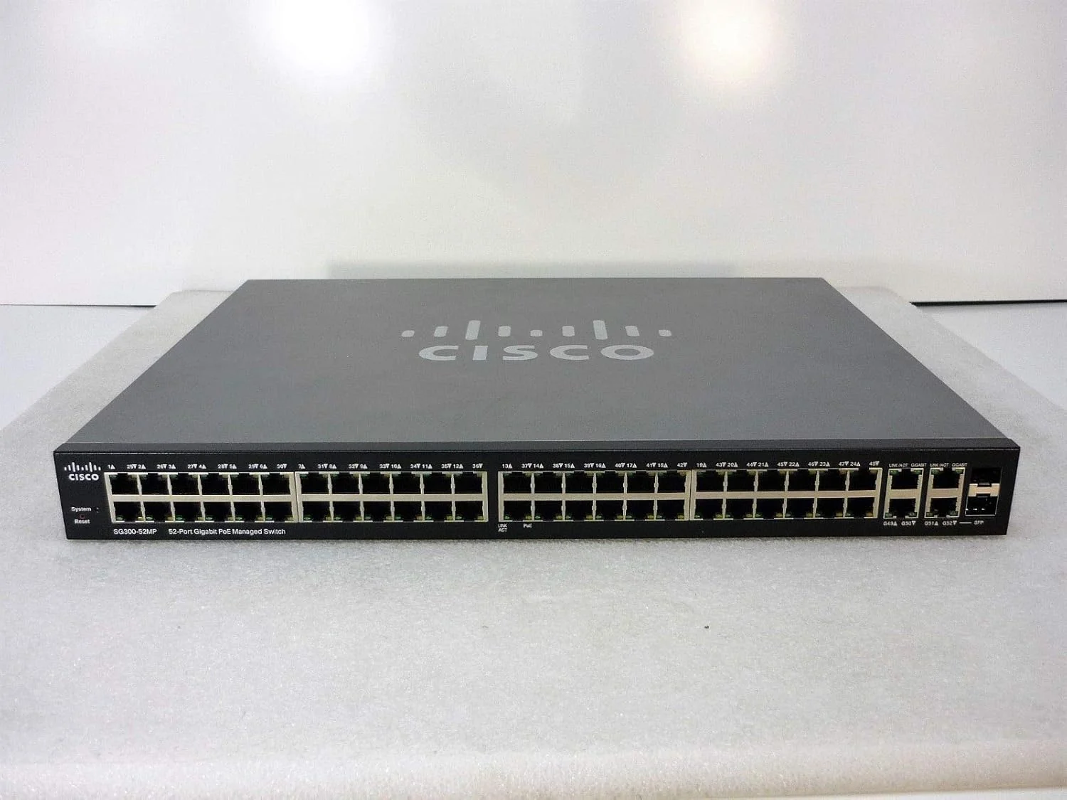 سوئیچ سیسکو SG300-52MP-K9-NA SG300 52 پورت گیگابیتی با حداکثر توان PoE