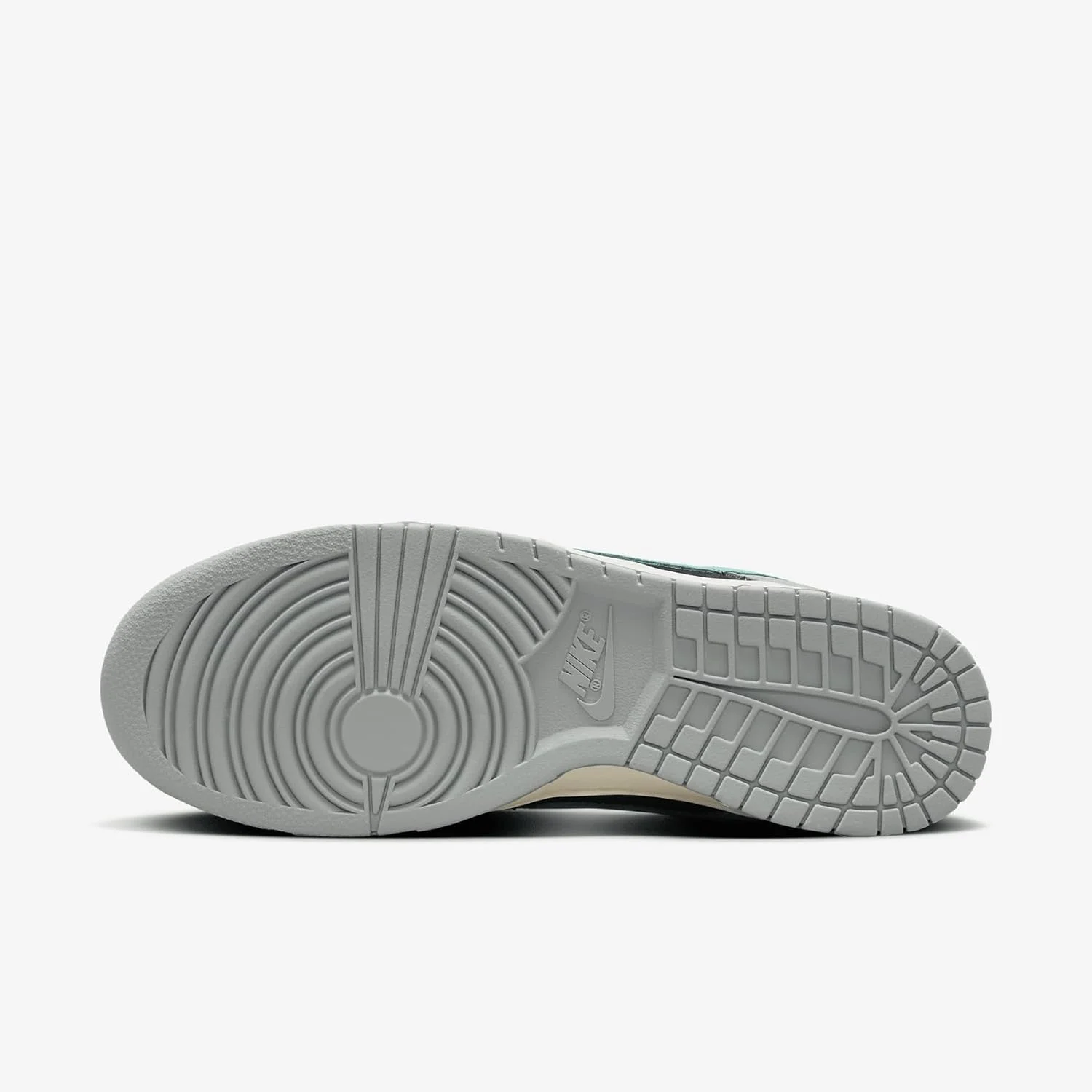کفش مردانه نایک Nike Dunk Low Retro Premium کفش مردانه نایک Nike Dunk Low Retro Premium