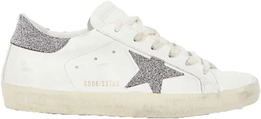 کفش ورزشی مردانه گلدن گوس مدل Low Top سفید، مناسب مهمانی و فشن، با ستاره براق و جنس چرم