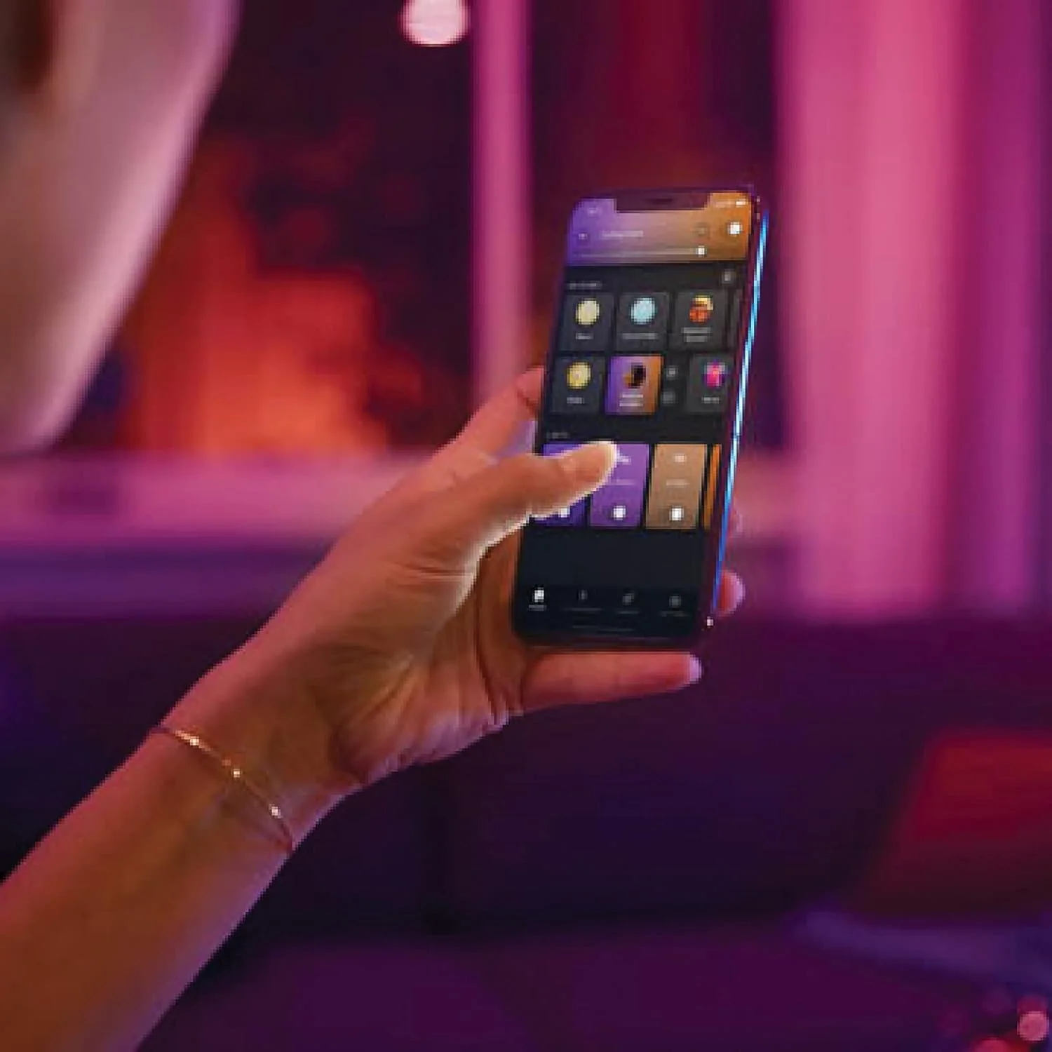 ست سه تایی چراغ سقفی هوشمند Philips Hue مدل Centura با نور سفید و رنگی [گرد - سفید] با بلوتوث، سازگار با Alexa، Google Assistant و Apple Homekit