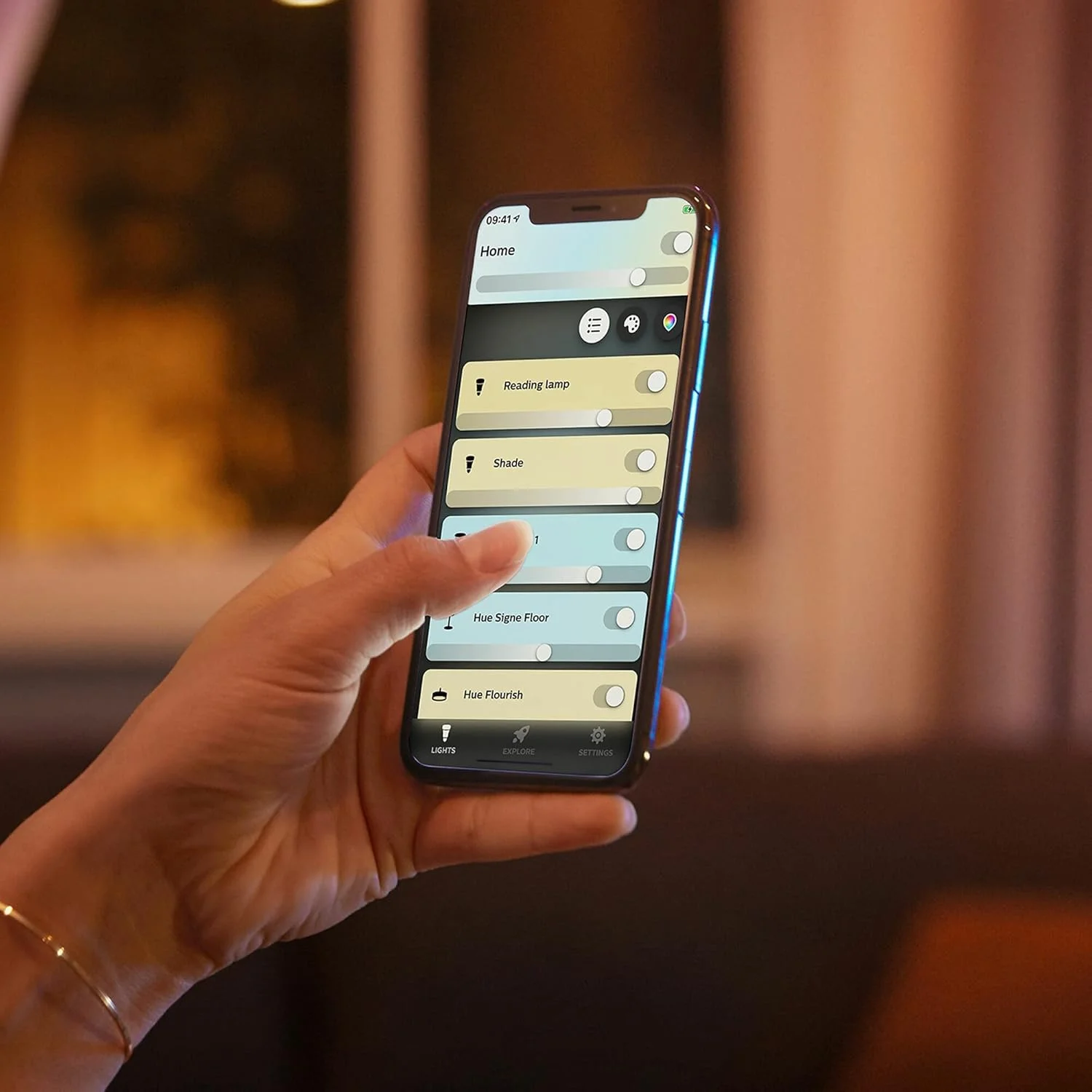 لامپ هوشمند ال ای دی تک رنگ Philips Hue White Ambiance [E14 سرپیچ کوچک ادیسونی] با بلوتوث، سازگار با الکسا، گوگل اسیستنت و اپل هوم کیت