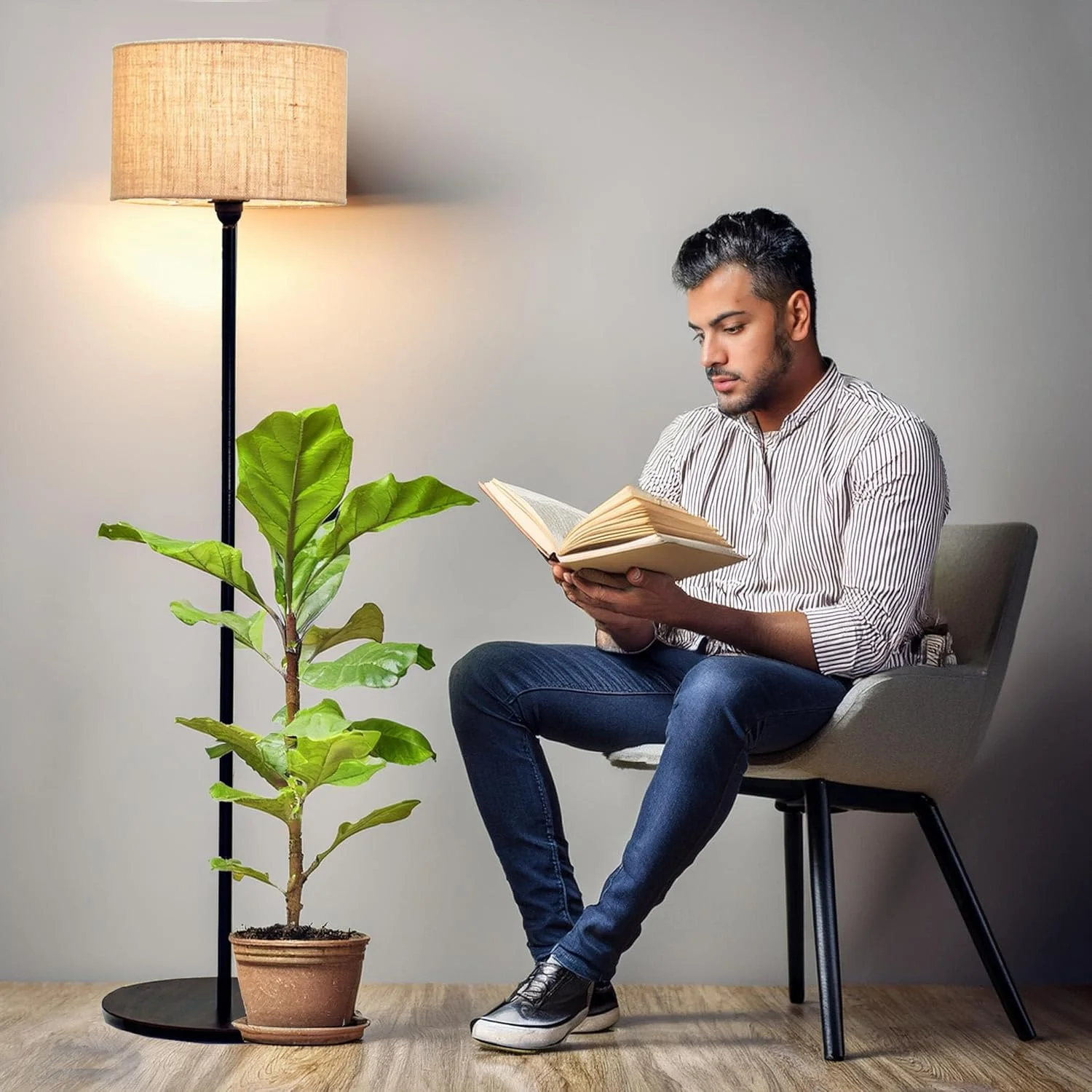 چراغ ایستاده با طراحی مینیمالیستی مبلمان Crosscut (آباژور کنفی) چراغ ایستاده با طراحی مینیمالیستی مبلمان Crosscut (آباژور کنفی)