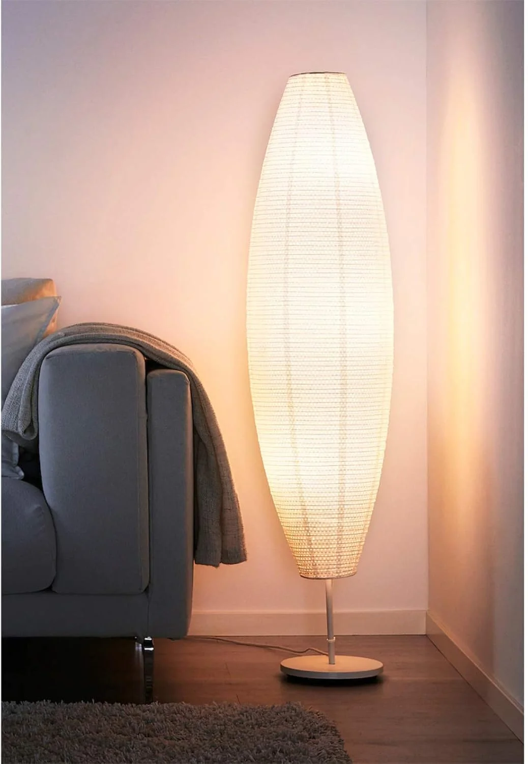 چراغ ایستاده ایکیا، سفید بیضی سفید چراغ ایستاده ایکیا، سفید بیضی سفید