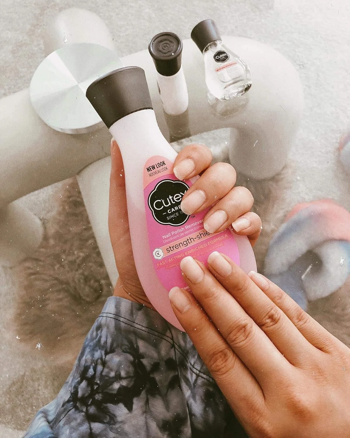 پاک کننده لاک ناخن بدون استون Cutex - 200 میلی لیتر پاک کننده لاک ناخن بدون استون Cutex - 200 میلی لیتر