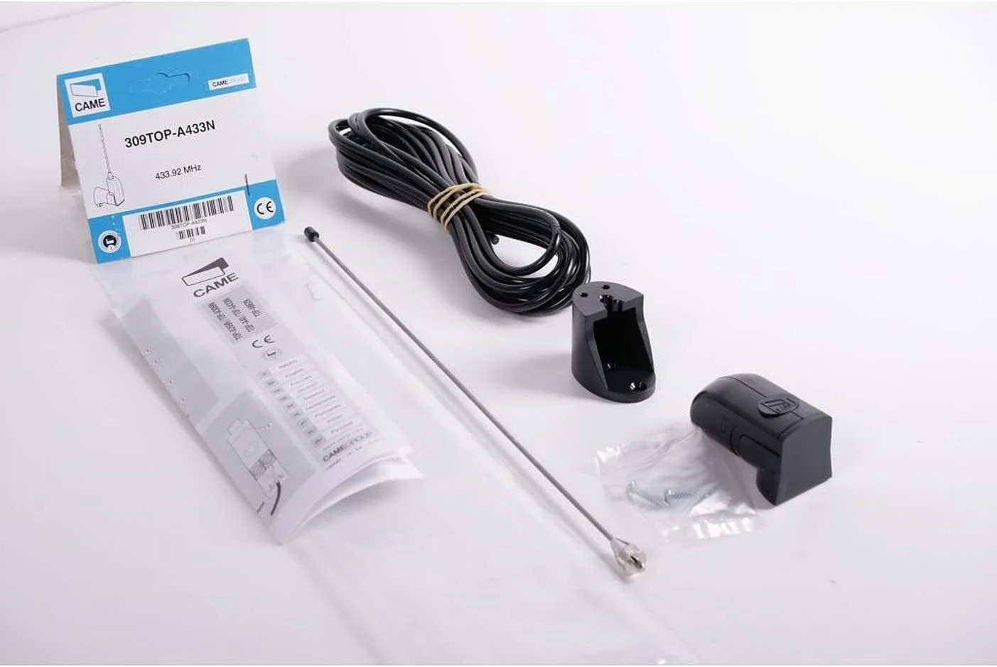 آنتن خارجی حرفه ای CAME TOP-A433N با فرکانس 433.92 مگاهرتز، آنتن هوایی گیرنده 50 اهم با کابل بسیار بلند 5 متری RG58 برای اپراتورهای درب اتوماتیک تا برد 200 متر با نصب روی براکت آنتن خارجی حرفه ای CAME TOP-A433N با فرکانس 433.92 مگاهرتز، آنتن هوایی گیرنده 50 اهم با کابل بسیار بلند 5 متری RG58 برای اپراتورهای درب اتوماتیک تا برد 200 متر با نصب روی براکت