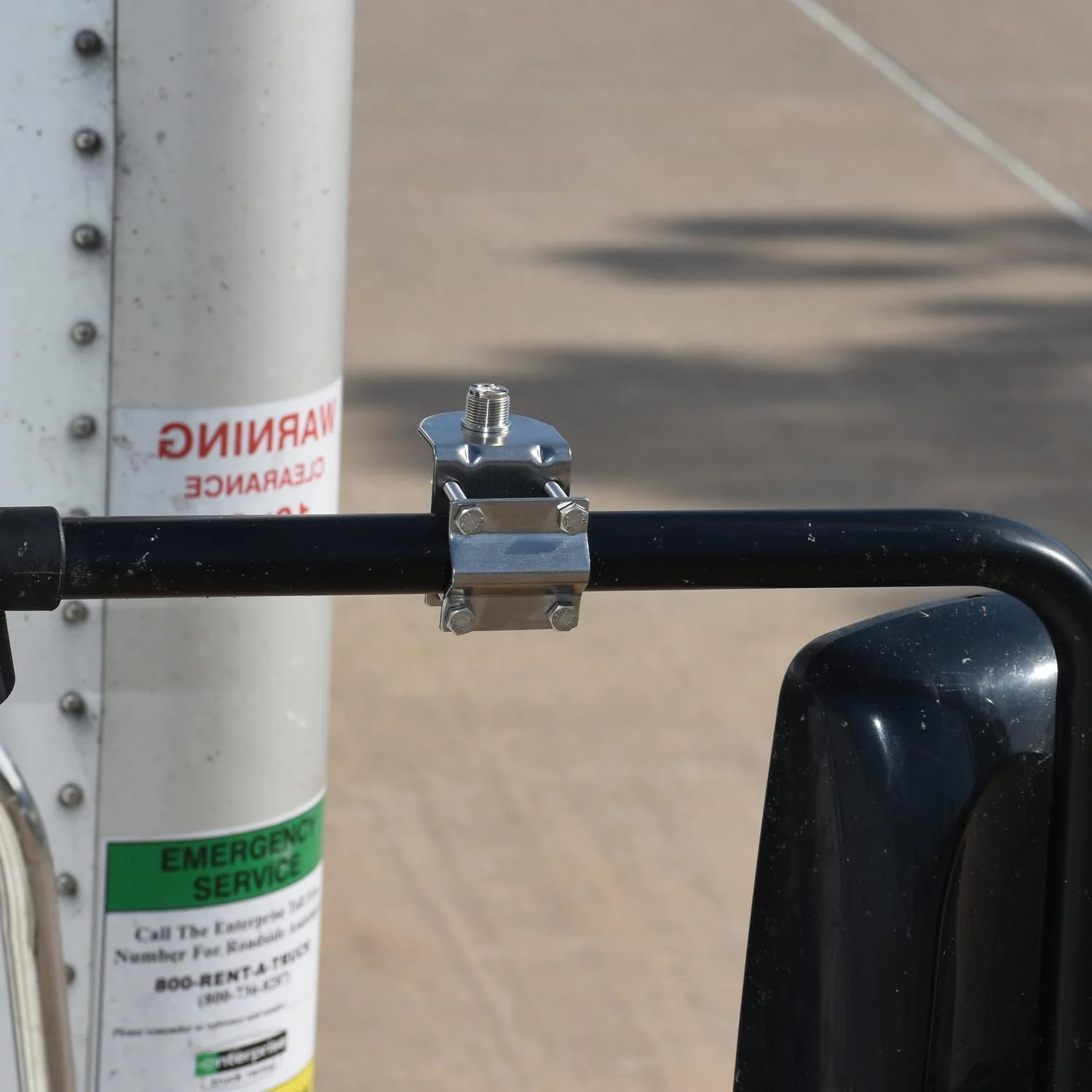 پایه آینه آنتن استیل ضد زنگ Tram So-239 به So-239 (3270) پایه آینه آنتن استیل ضد زنگ Tram So-239 به So-239 (3270)