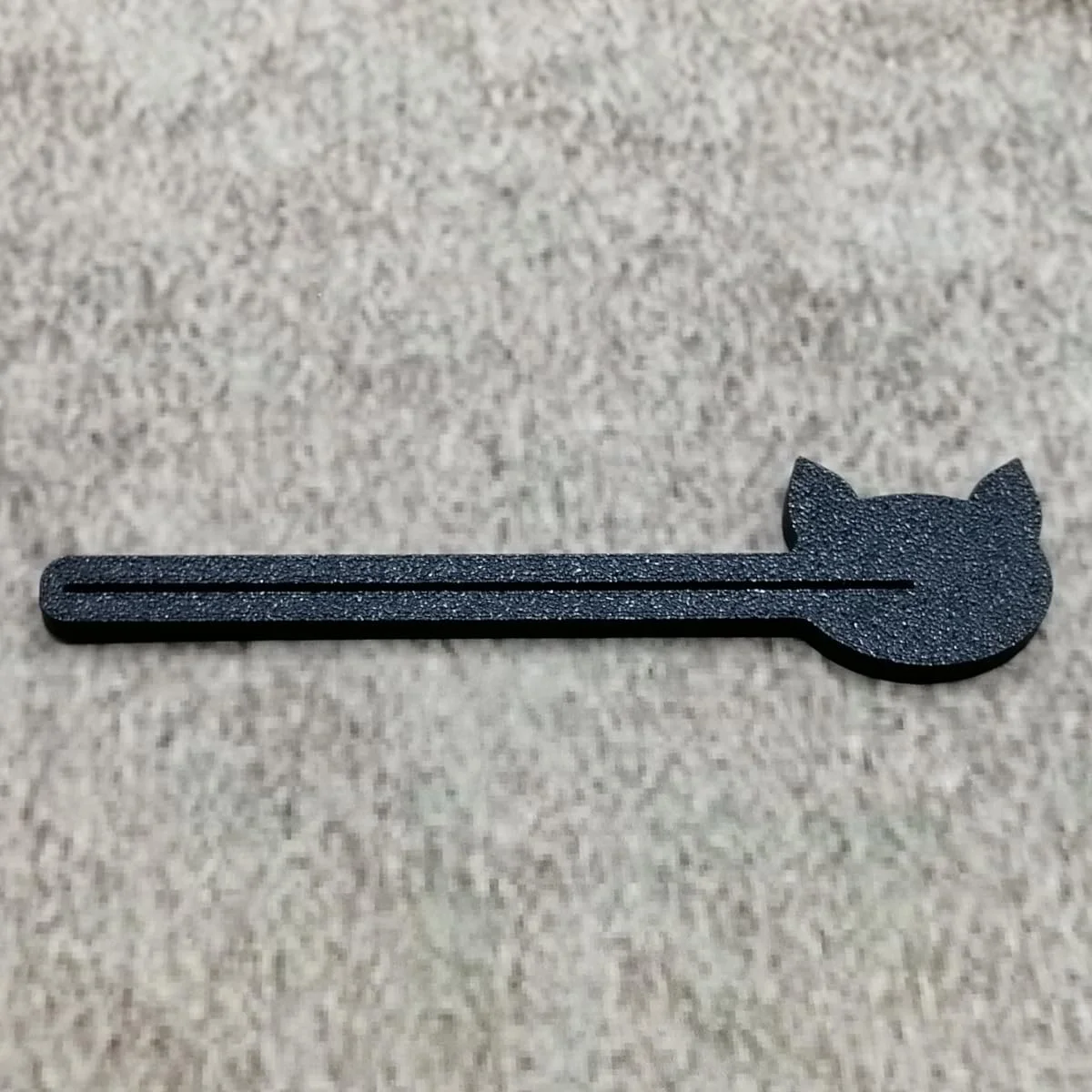 اسکراپر میله ای مشکی ULEIVA برای غذای گربه و سگ، مناسب برای غذاهای مرطوب و ژله ای، کمک به تخلیه کیسه غذا، سازگار با کیسه غذای Kitekat Whiskas Felix (مشکی)