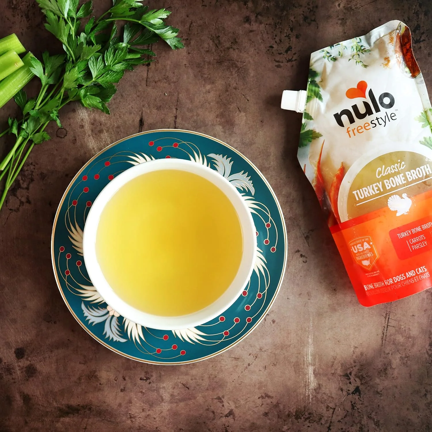 آبگوشت استخوان نولو فری استایل، مکمل غذایی ممتاز برای گربه ها و سگ ها، با کلاژن و کندرویتین سولفات برای کمک به بهبود کیفیت پوست و پوشش حیوان خانگی شما، کیسه 20 FL Oz