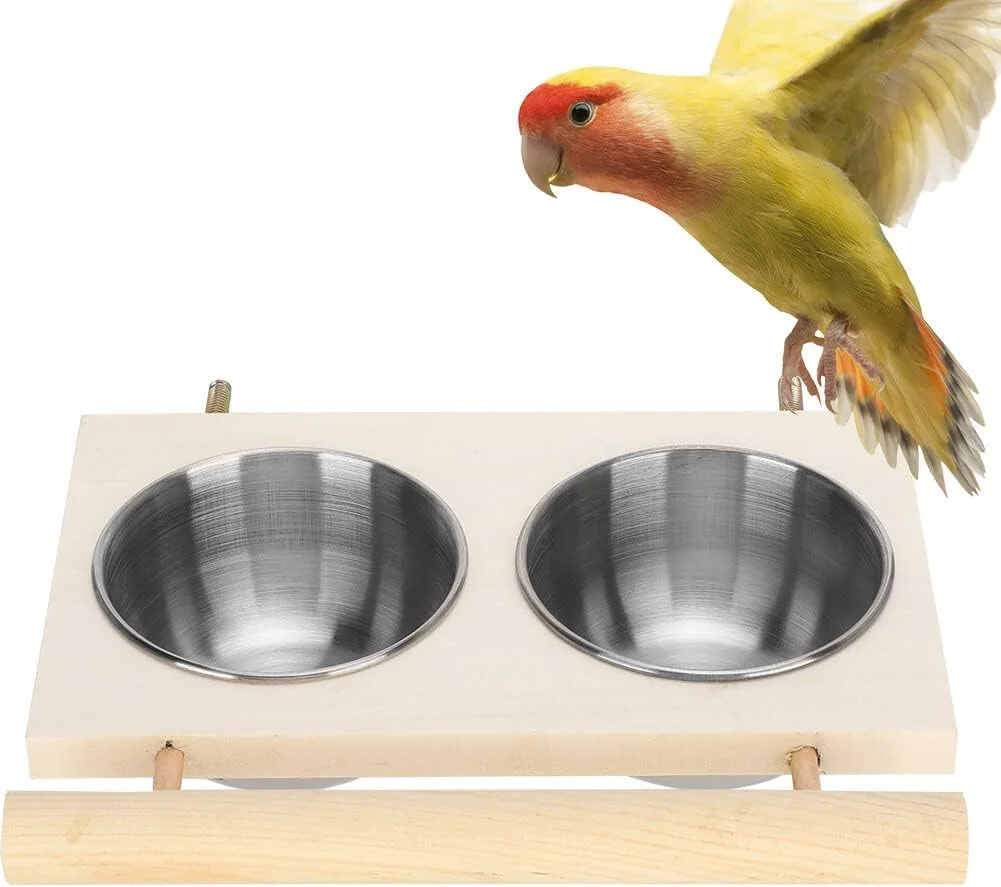 ظرف غذای پرنده با پایه چوبی، کاسه استیل ضد زنگ غذای طوطی، لوازم جانبی قفس آبخوری با نشیمنگاه برای کوکاتیل و مرغ عشق ظرف غذای پرنده با پایه چوبی، کاسه استیل ضد زنگ غذای طوطی، لوازم جانبی قفس آبخوری با نشیمنگاه برای کوکاتیل و مرغ عشق