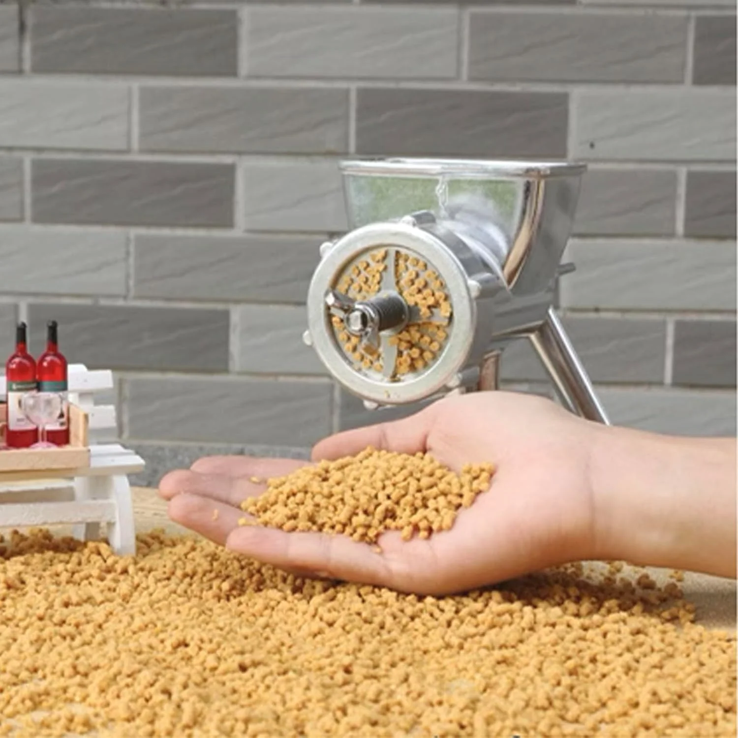 دستگاه آسیاب دستی پلت WQV، دستگاه پلت خوراک، دستگاه سازنده پلت حیوانات، آسیاب خوراک حیوانات خانگی، دستگاه پلت پرندگان با پنج صفحه پلت برای فرآوری خوراک حیوانات دستگاه آسیاب دستی پلت WQV، دستگاه پلت خوراک، دستگاه سازنده پلت حیوانات، آسیاب خوراک حیوانات خانگی، دستگاه پلت پرندگان با پنج صفحه پلت برای فرآوری خوراک حیوانات