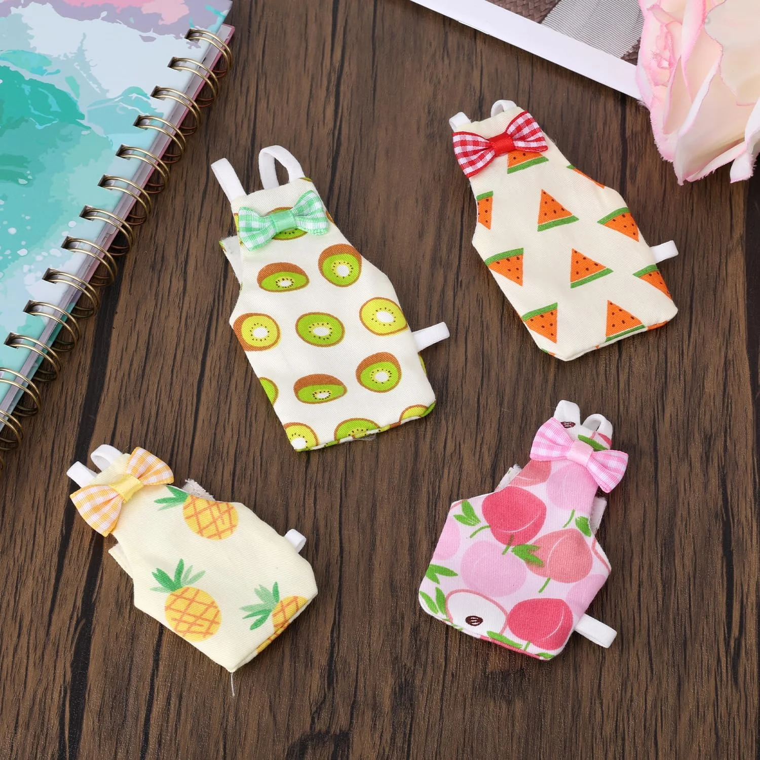 4 عدد پوشک پرنده، لباس پوشک طوطی قابل استفاده مجدد، لباس پرواز پنبه ای قابل تنظیم ضد آب، لباس پاپیونی زیبا و قابل شستشو برای عروس هلندی، کانور، کبوتر و پرندگان کوچک خانگی