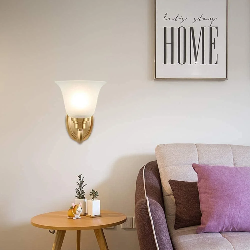 چراغ دیواری XYTUJIK، مدرن و ساده، با سرپیچ E27، نور سفید گرم، طلایی برنجی، چراغ خواب مدرن کنار تخت، مناسب اتاق مطالعه، دفتر کار، راهرو، پله ها، با حباب شیشه ای گرد، مناسب دکوراسیون منزل، چراغ دیواری چراغ دیواری XYTUJIK، مدرن و ساده، با سرپیچ E27، نور سفید گرم، طلایی برنجی، چراغ خواب مدرن کنار تخت، مناسب اتاق مطالعه، دفتر کار، راهرو، پله ها، با حباب شیشه ای گرد، مناسب دکوراسیون منزل، چراغ دیواری