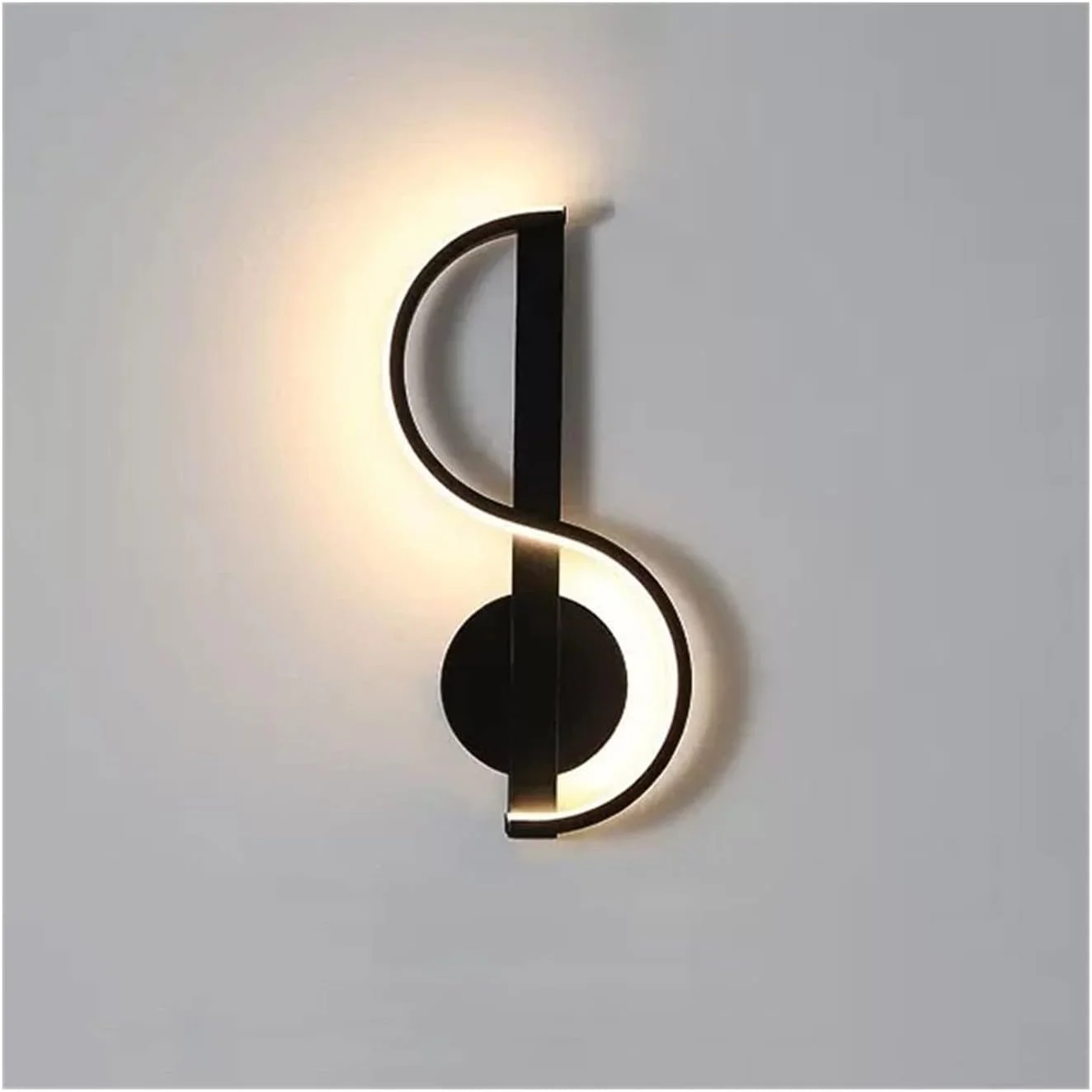 چراغ دیواری شمعدانی مدرن و مینیمالیستی کنار تخت، نور پس زمینه تلویزیون اتاق نشیمن، راه پله راهرو لوکس و خلاقانه