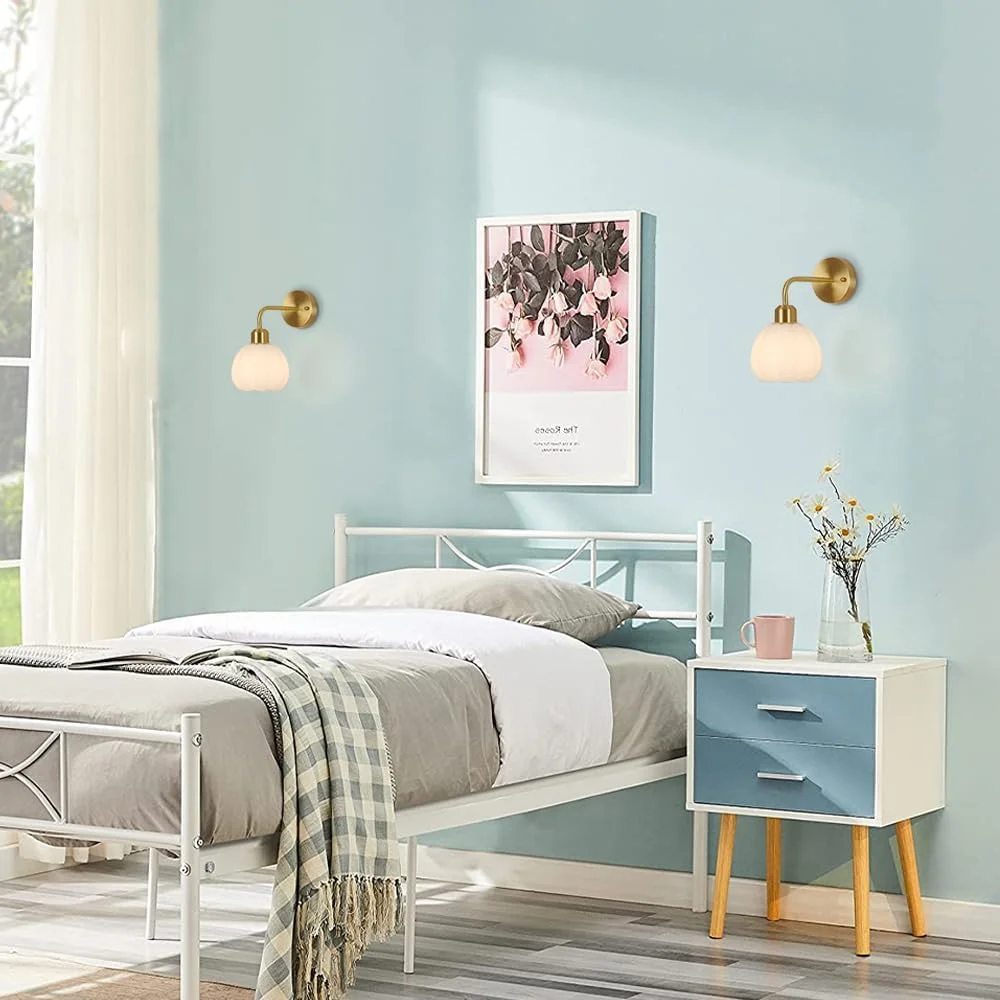 چراغ دیواری طلایی Jadssox با حباب شیشه ای لاله سفید، چراغ دیواری مسی، چراغ مدرن سیم کشی شده، چراغ دیواری E27 برای دکوراسیون کنار تخت، اتاق خواب، راهرو