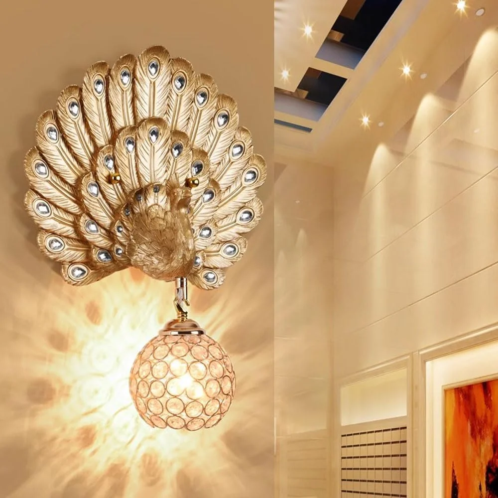 چراغ دیواری کریستالی رزینی، چراغ دیواری طاووسی خلاقانه آمریکایی، چراغ دیواری پس زمینه اتاق نشیمن، چراغ کنار تختی روشنایی ورودی اتاق خواب بالکن، چراغ دیواری