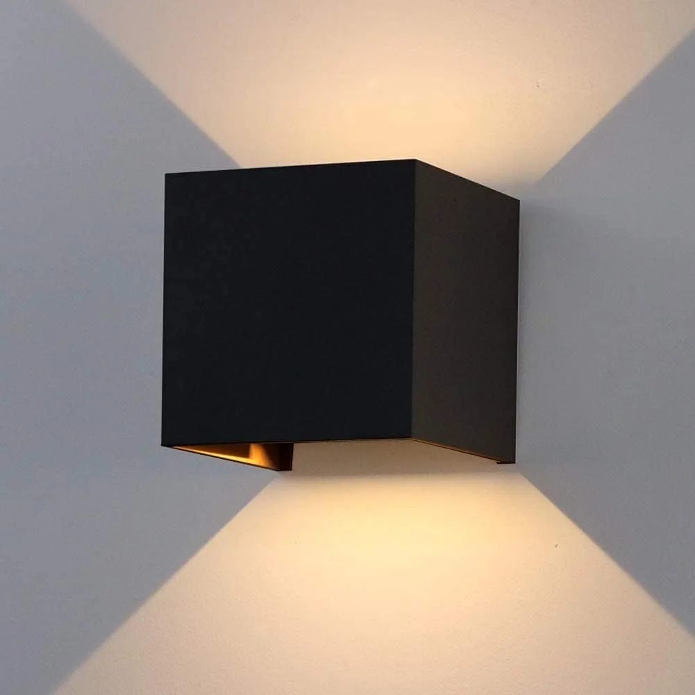 چراغ دیواری 12 وات K-Bright مناسب فضای باز، ضد آب IP65، روشنایی LED دیواری، مدرن، آلومینیومی، با قابلیت تنظیم زاویه نور، نور سفید گرم 3000K، مشکی
